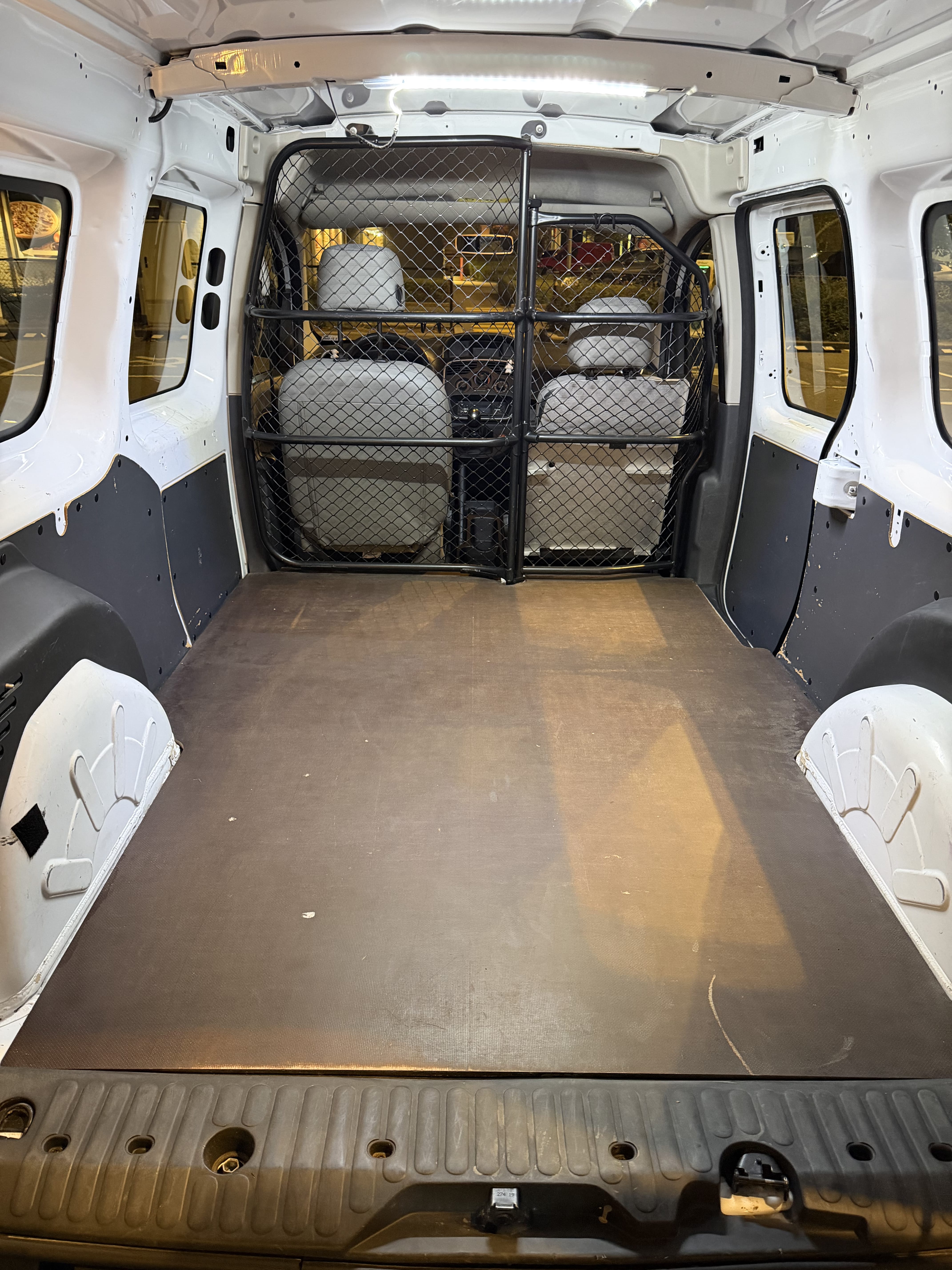 Renault Kangoo Bestelwagen Express Maxi 1.5 Blue dCi Confort met Sneeuwkettingen