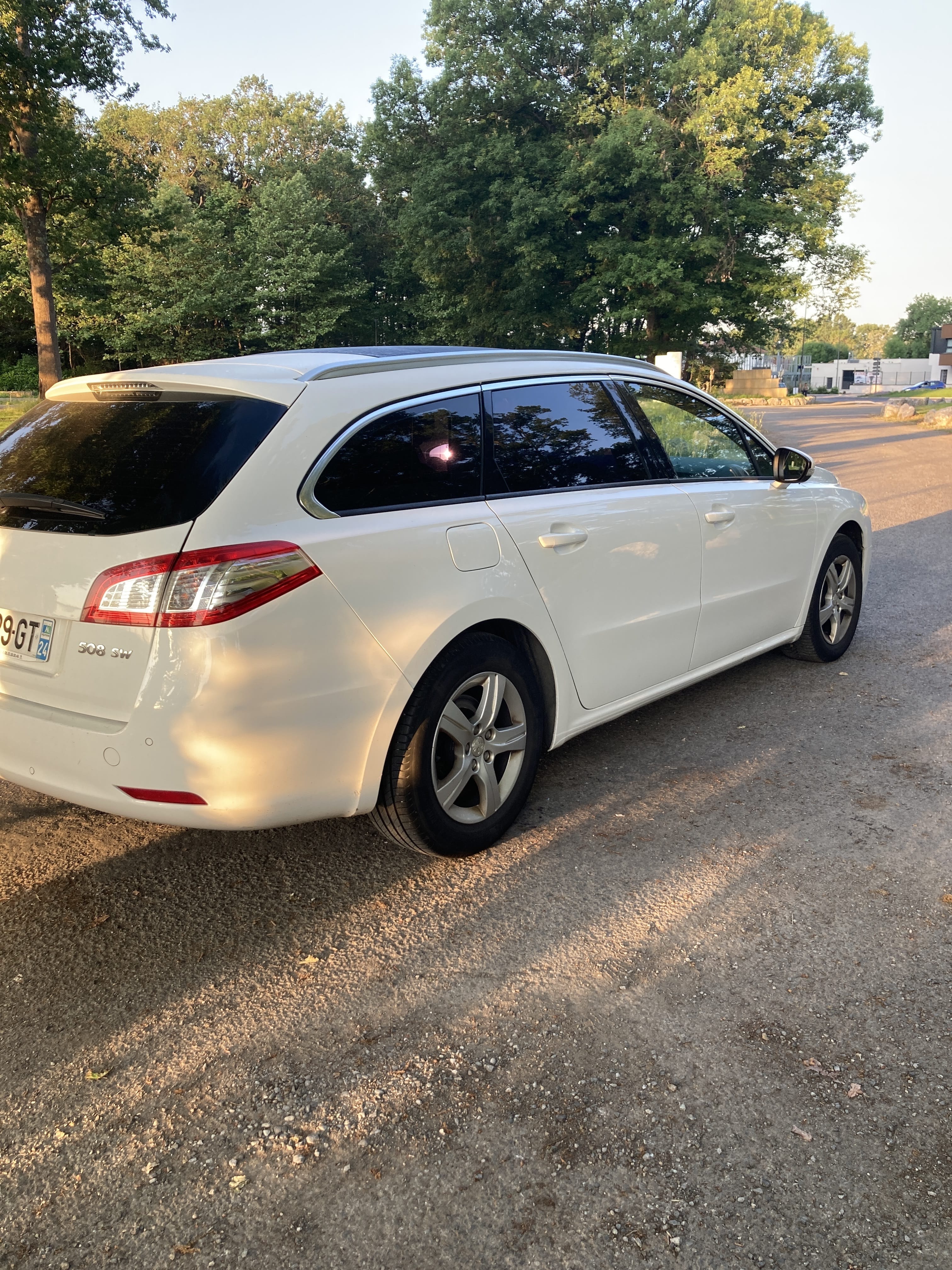 Peugeot 508 SW avec Chaines