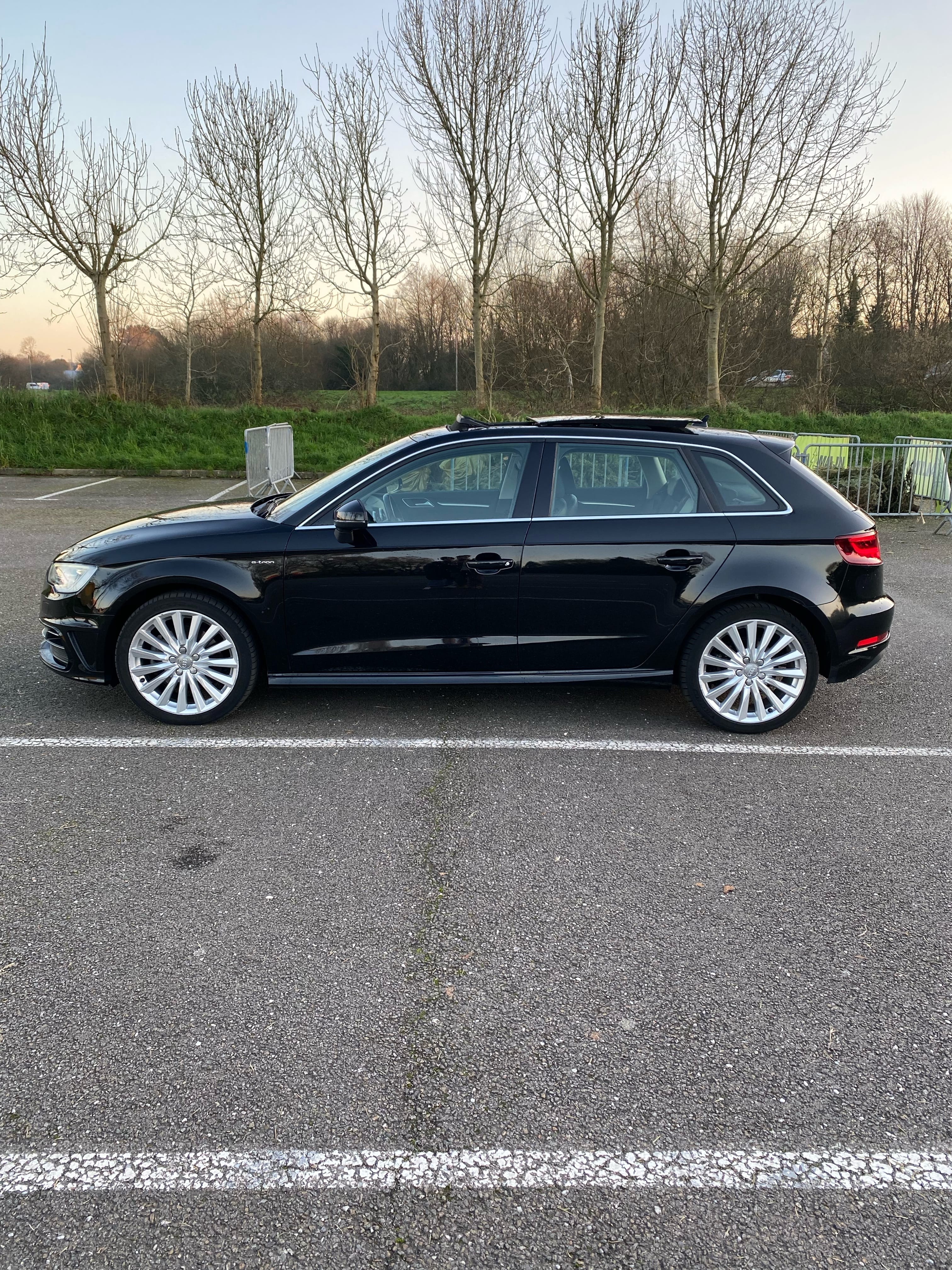 Audi A3 Sportback e-tron avec Climatisation