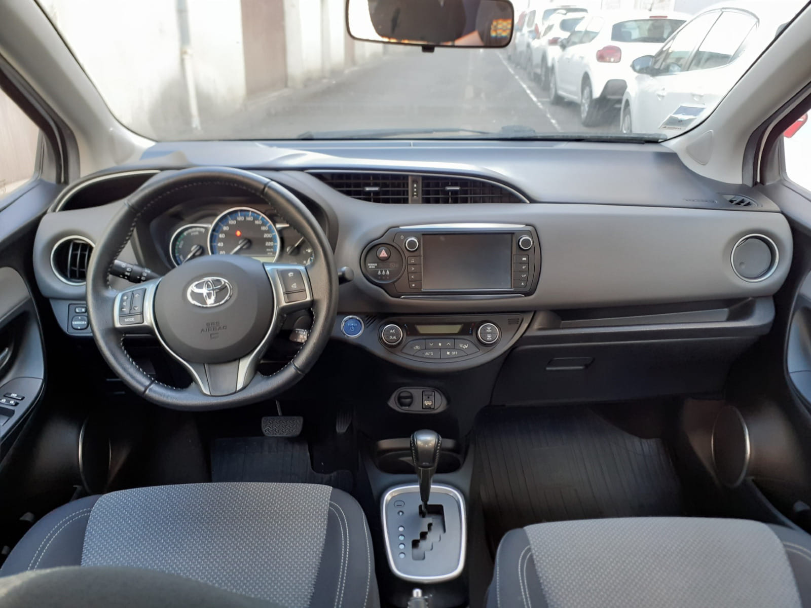Toyota Yaris Hybride avec Régulateur de vitesse