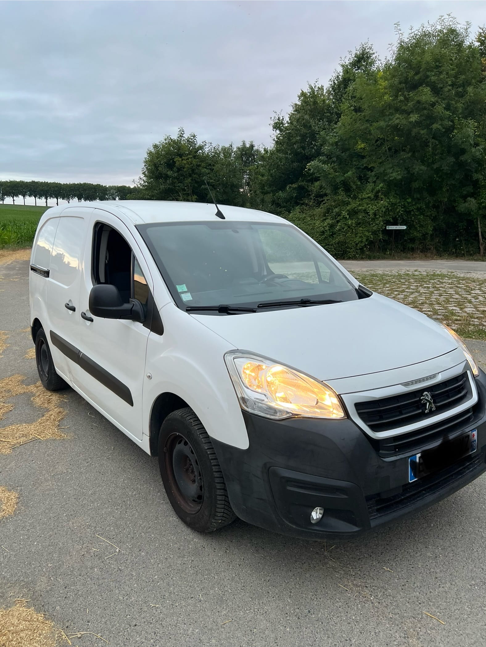 Peugeot Partner Fourgon avec Android Auto