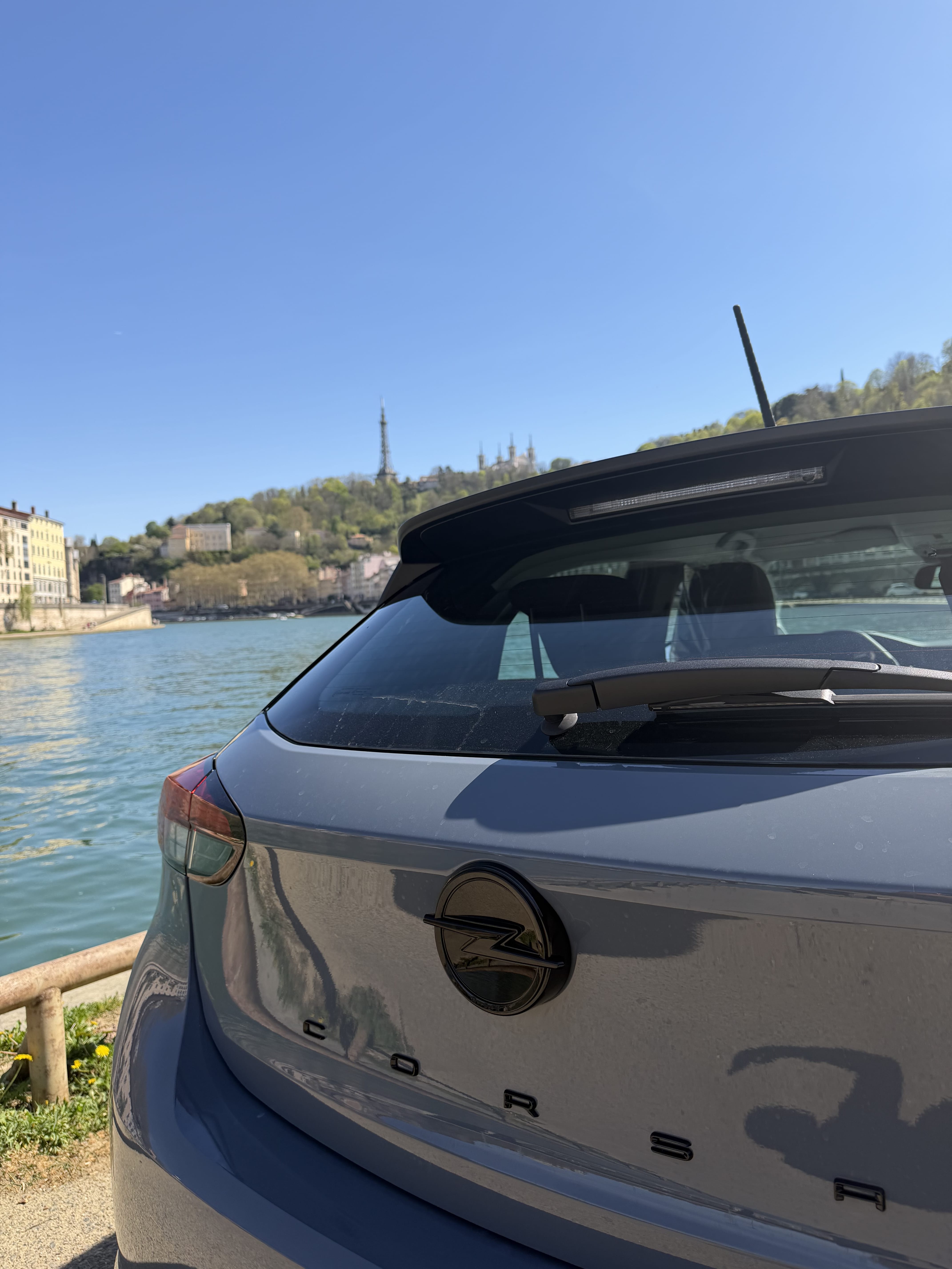 Opel Corsa avec Caméra de recul