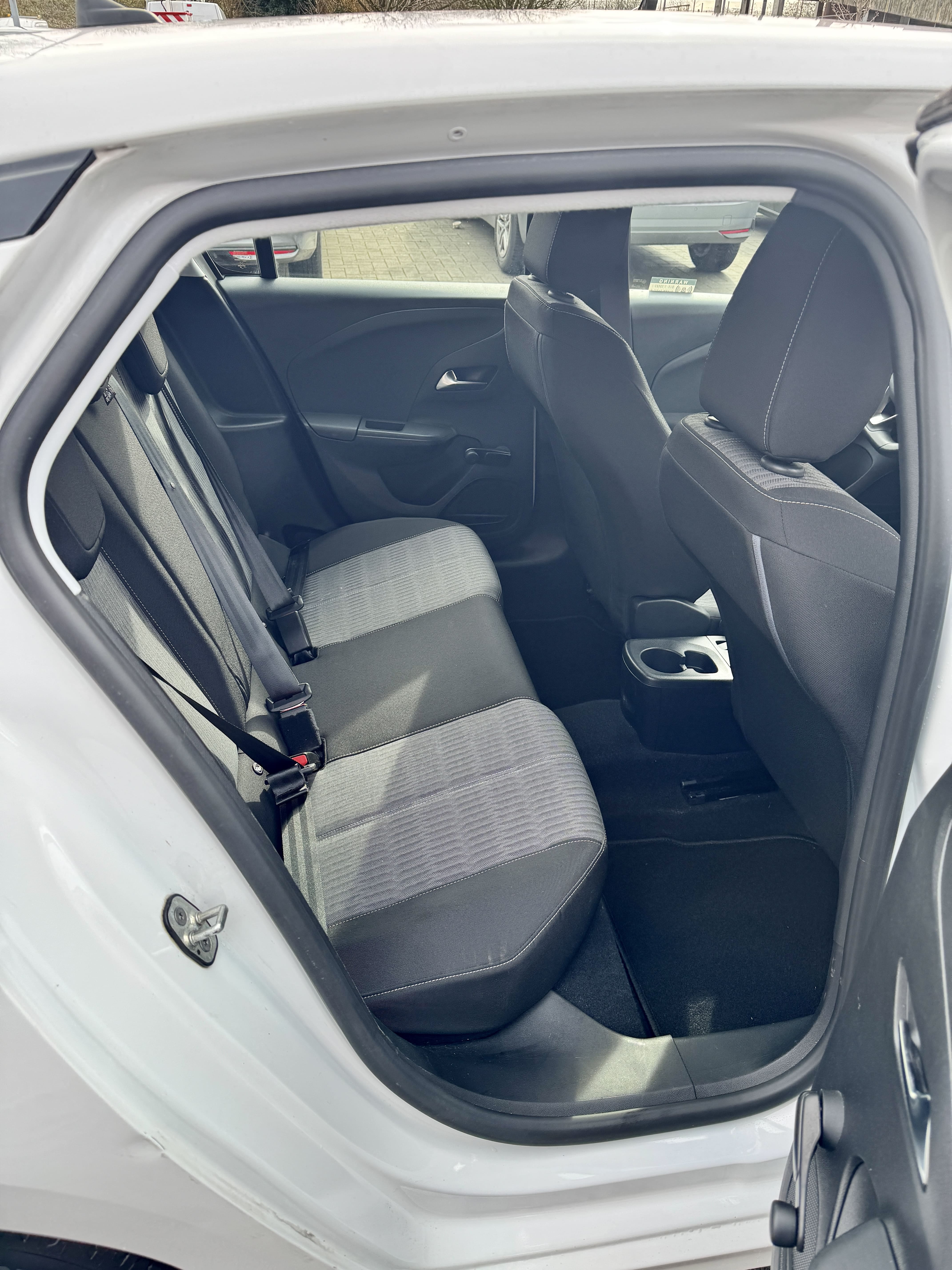 Opel Corsa NEW MODEL PARKING BEPARK GARE DU MIDI - AIRCO - GPS met Apple CarPlay