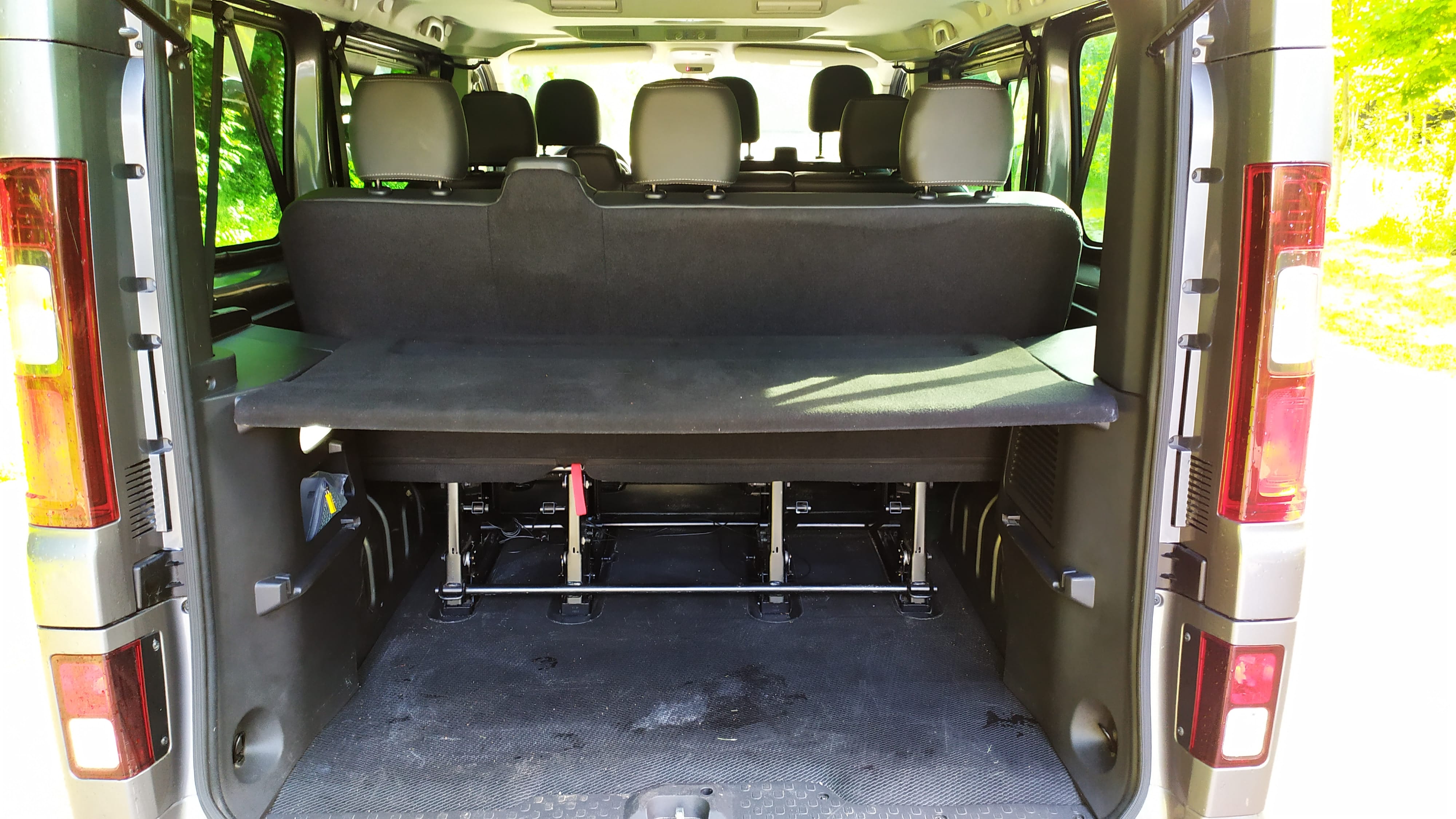 Opel Vivaro Combi 1.6L bi-turbo 9 places pack business avec GPS