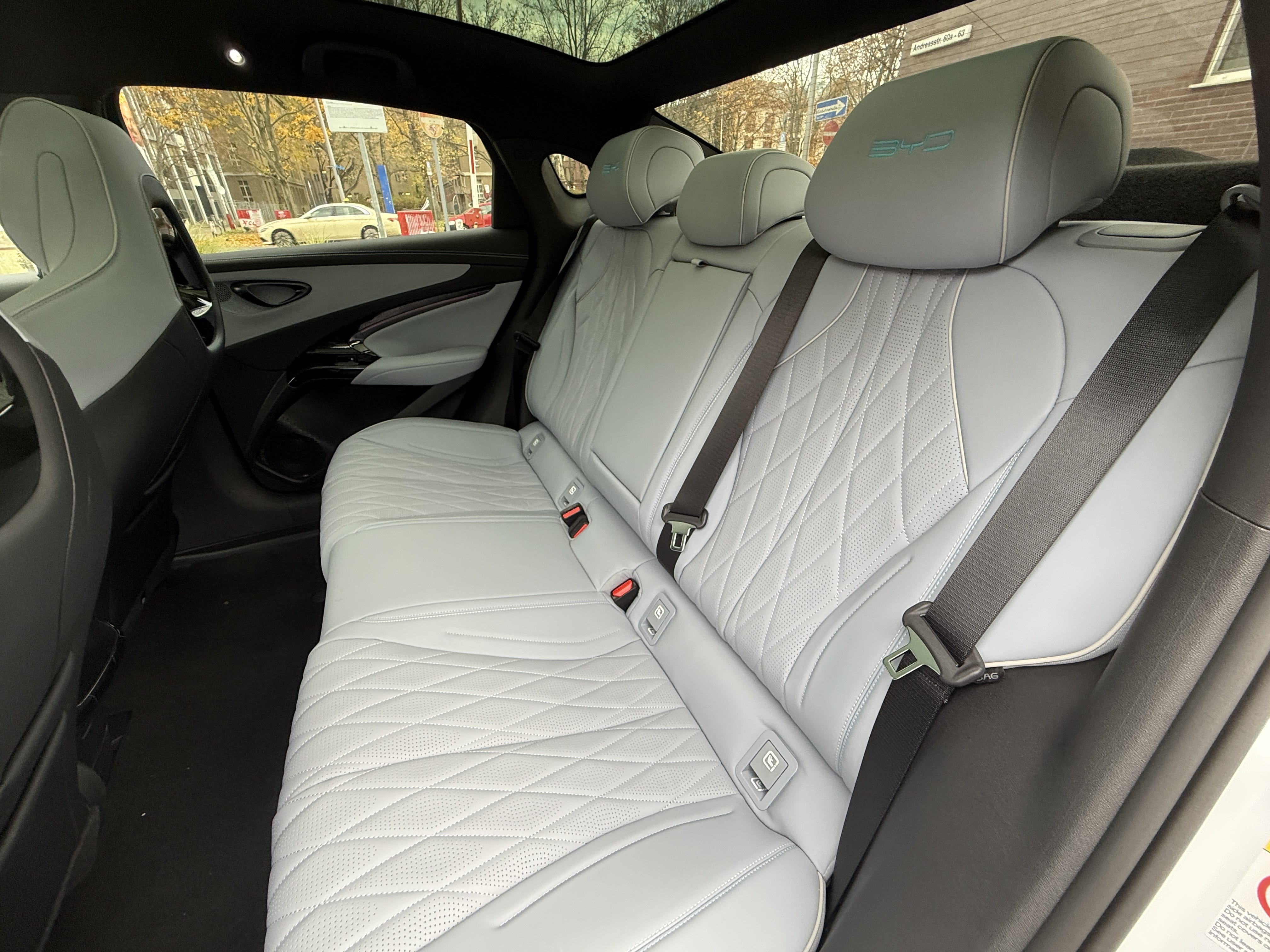 BYD SEAL U Design mit Winterreifen