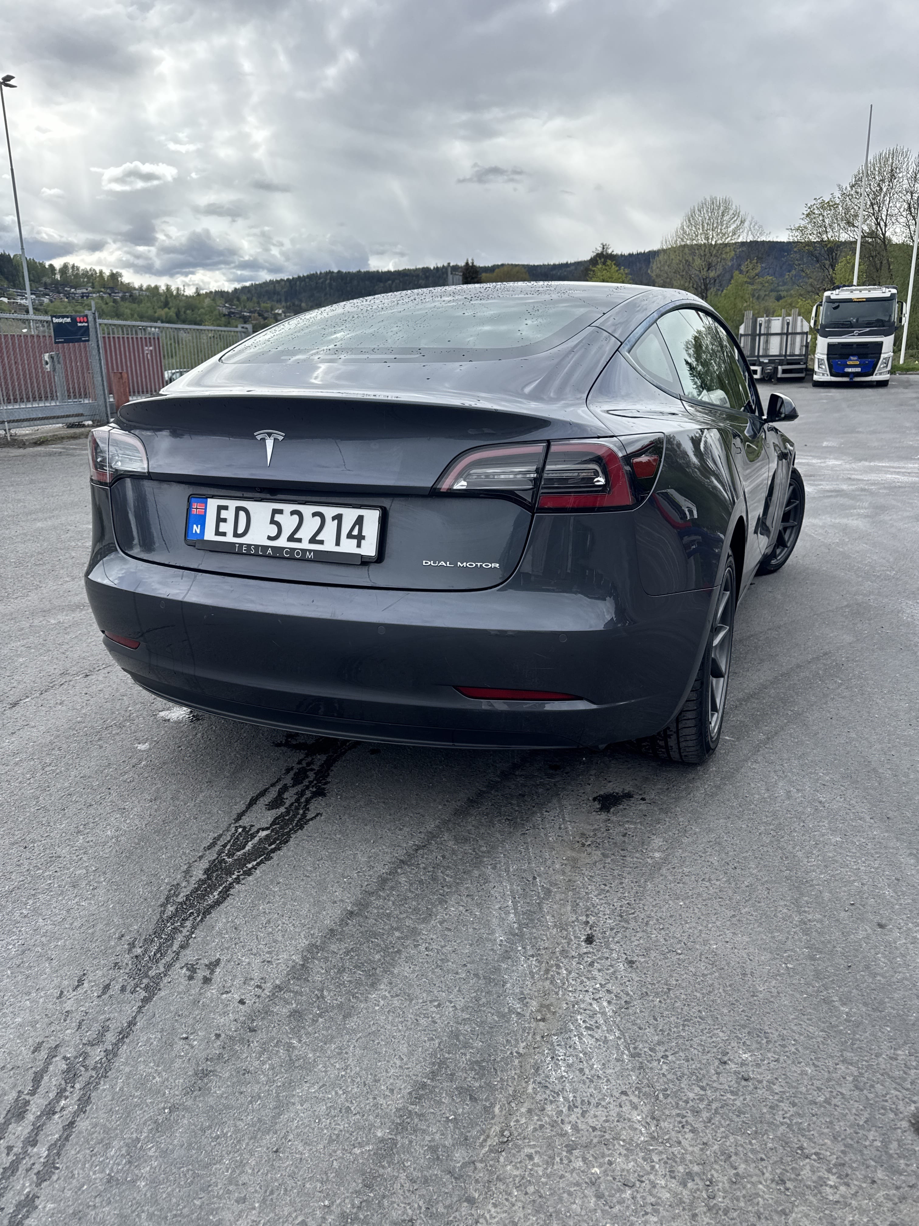 Tesla Model 3 Long Range med GPS
