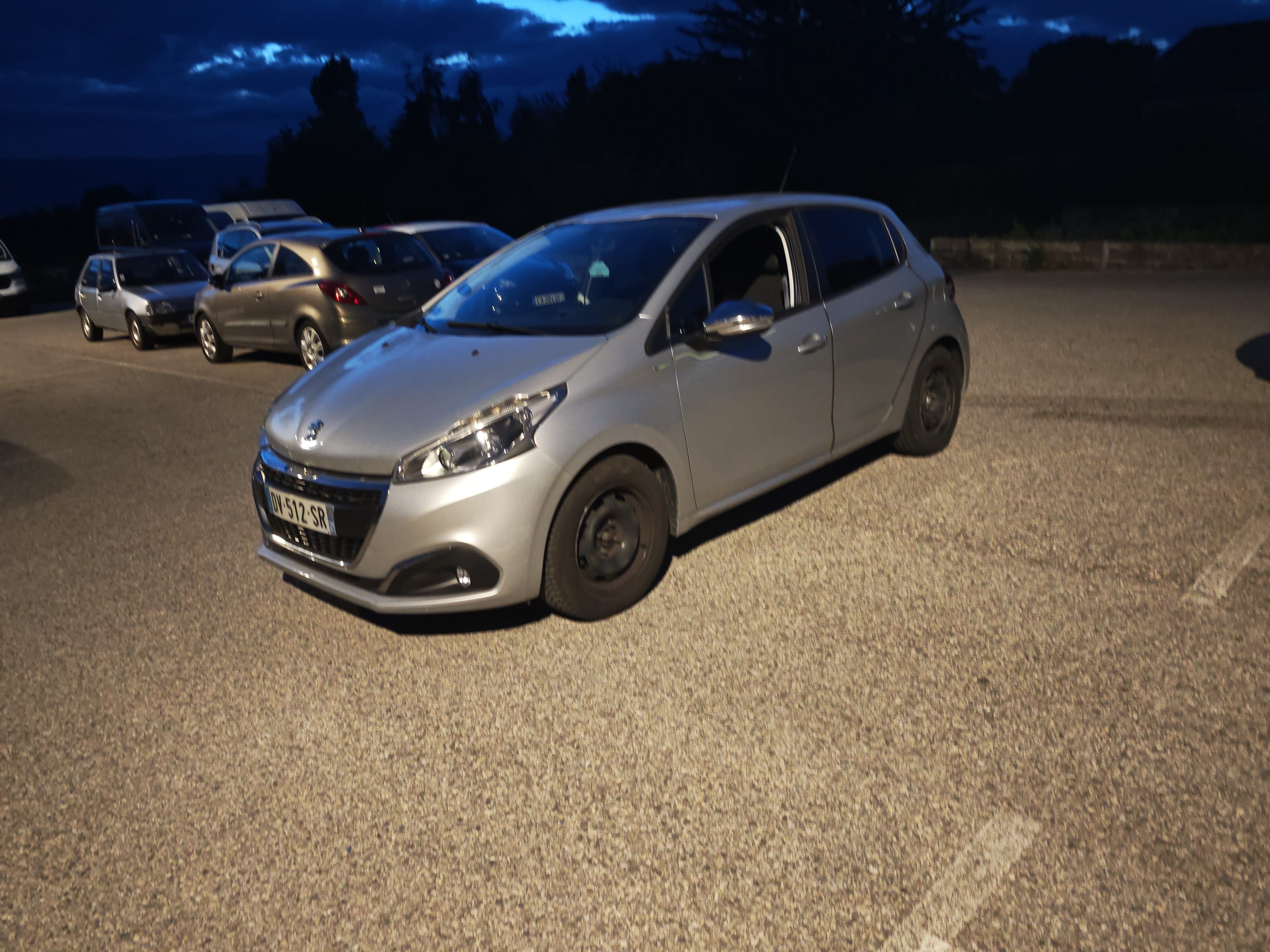 Peugeot 208, 2015, Essence 95