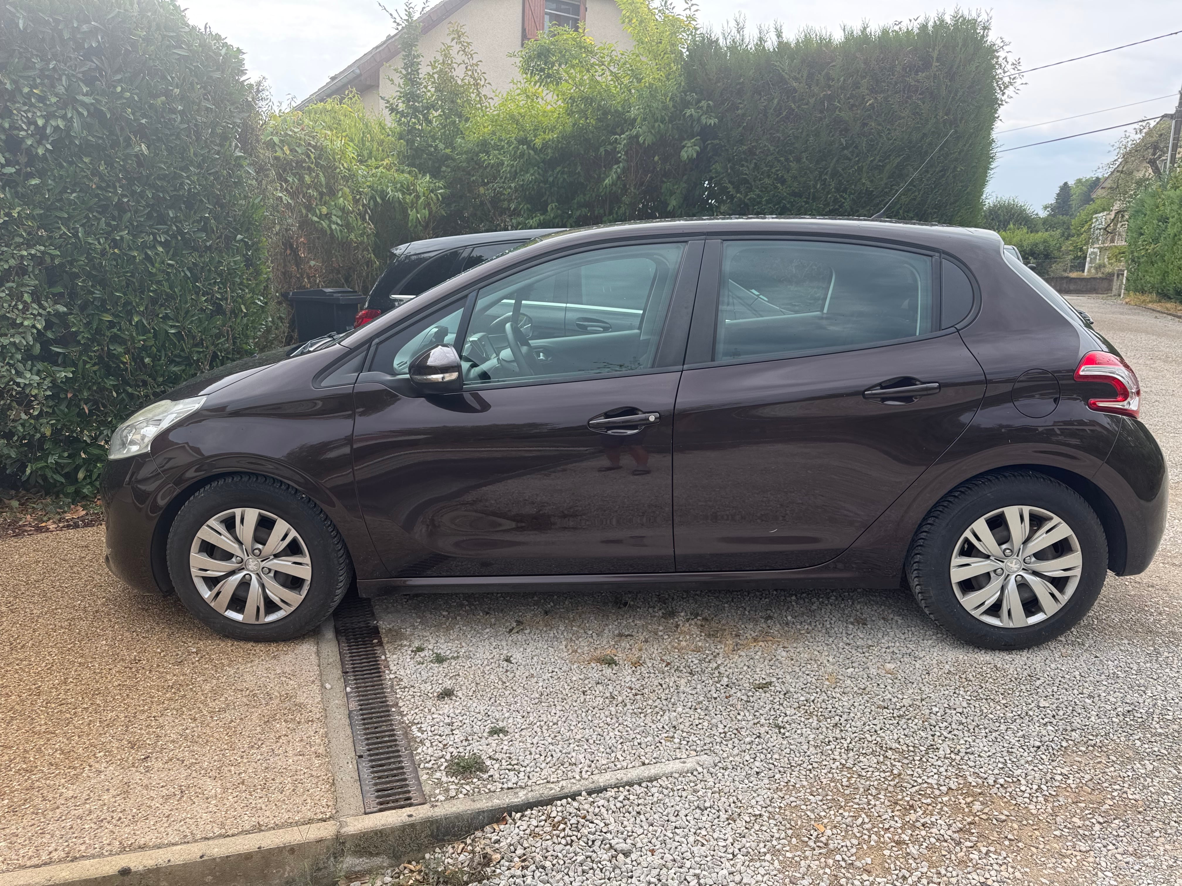 Peugeot 208 avec Climatisation