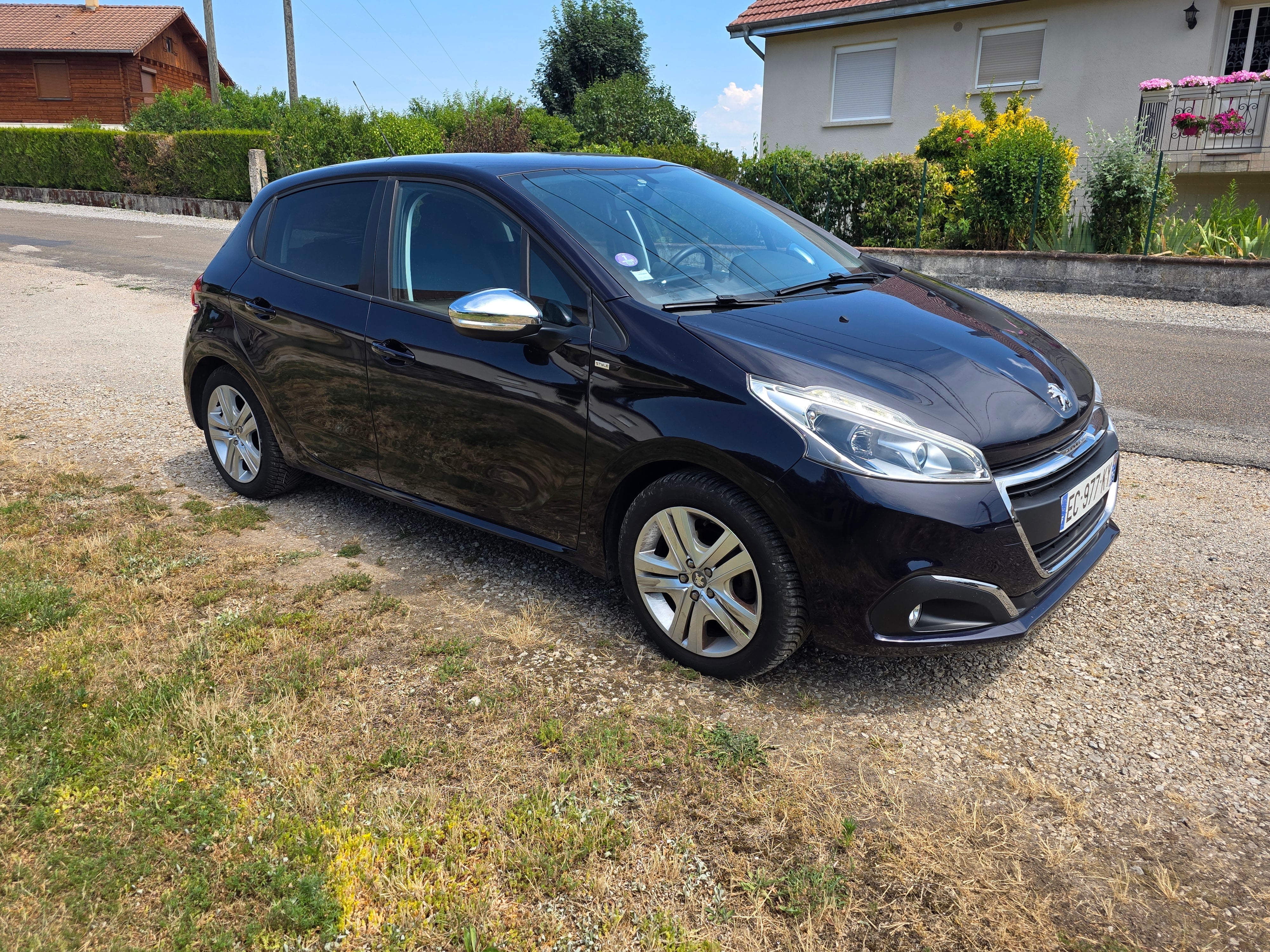 Peugeot 208 avec GPS