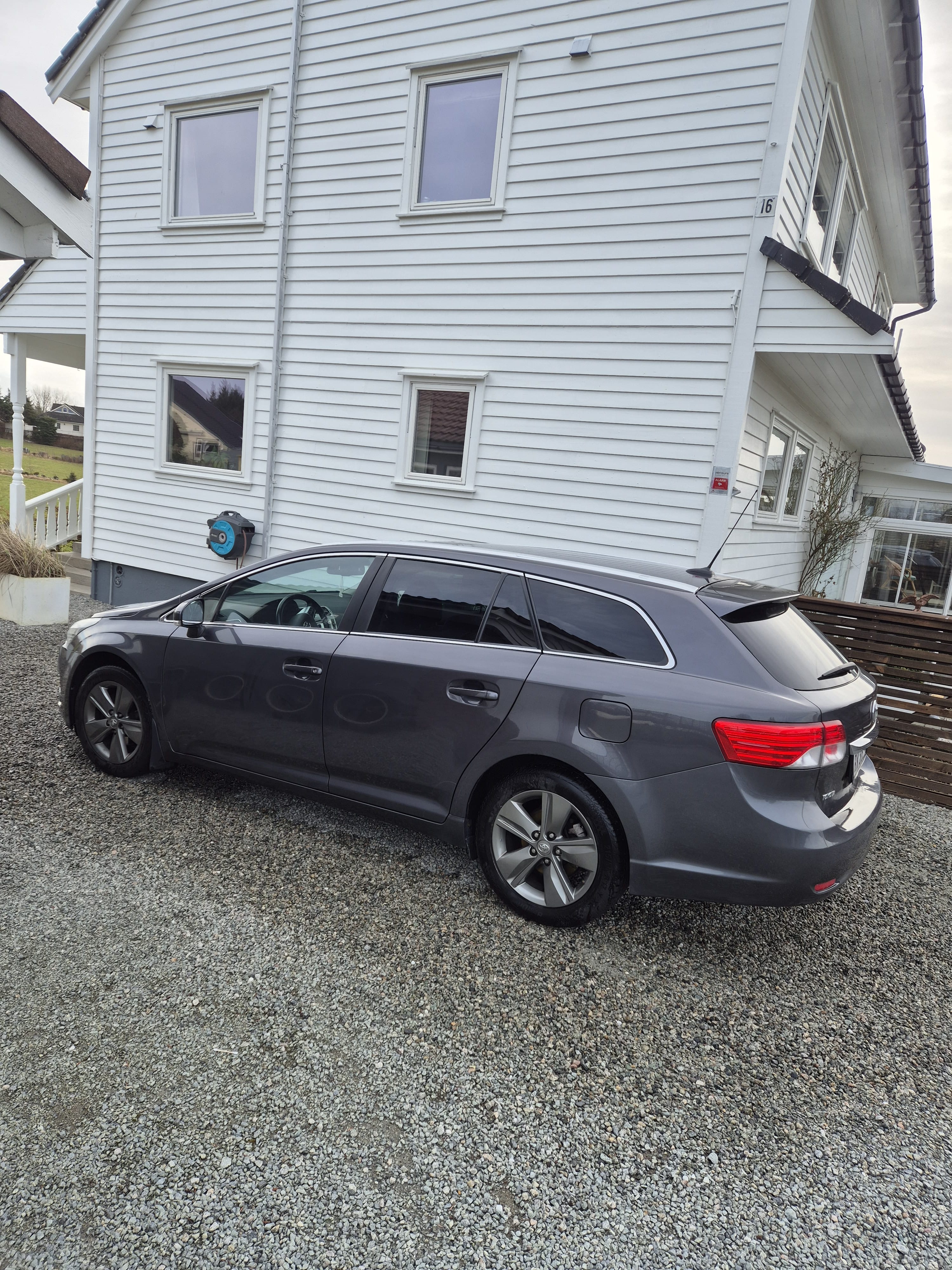 Toyota Avensis med Ryggekamera