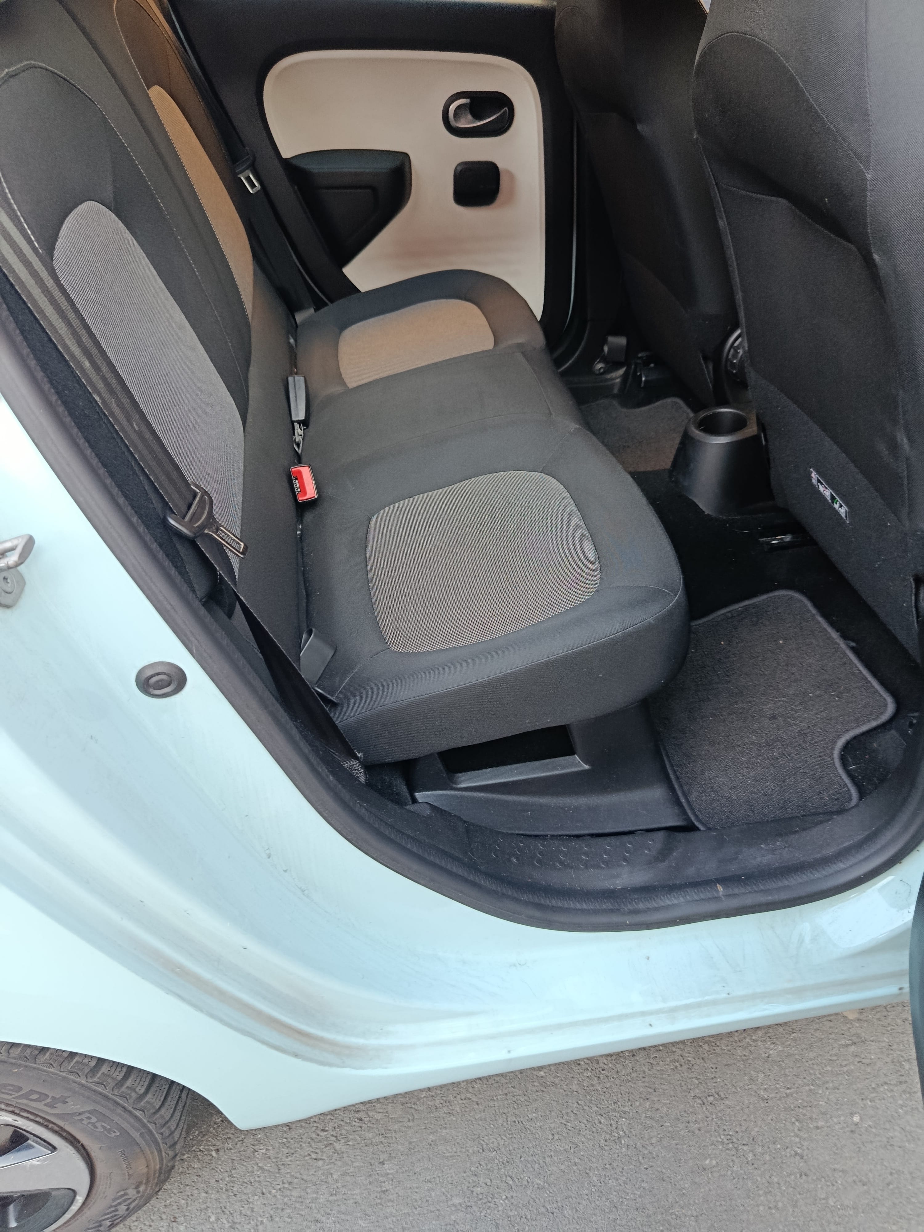 Renault Twingo avec Autoradio