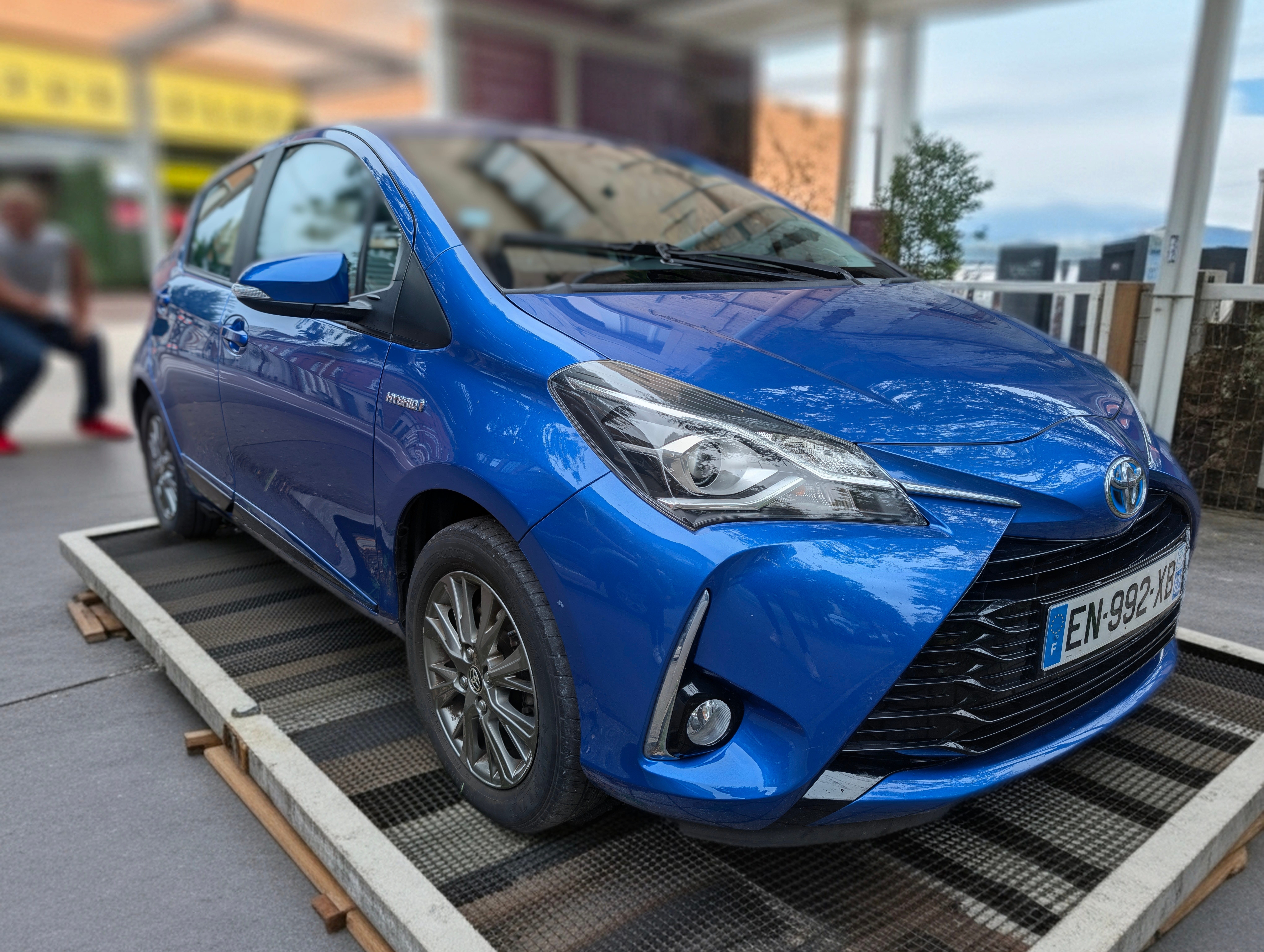 Toyota Yaris Hybride, 2017, Essence 95 / Électrique (hybride), automatique