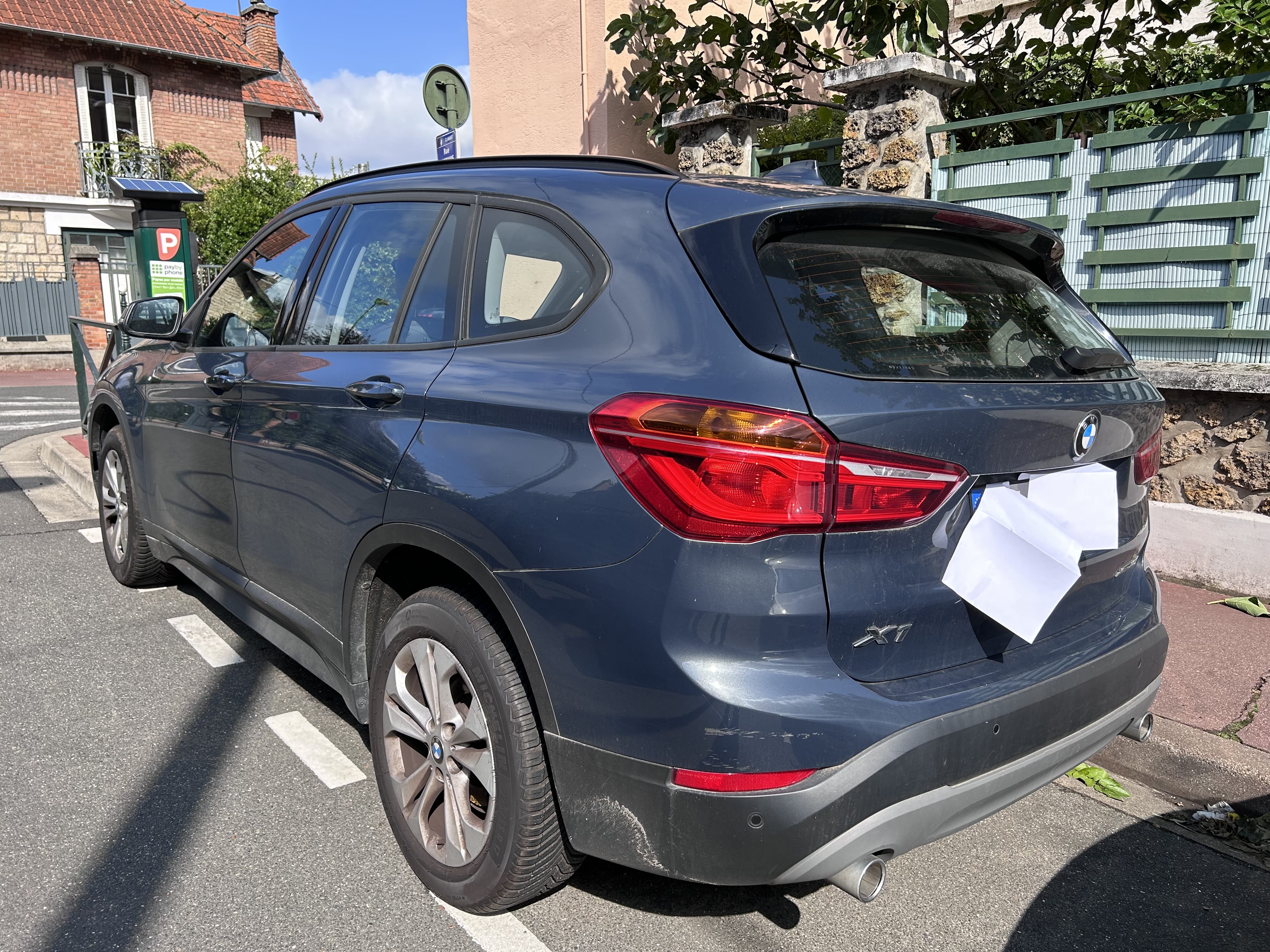 BMW X1 xDrive18d 4 roues motrices, boîte auto, 150 chevaux avec GPS