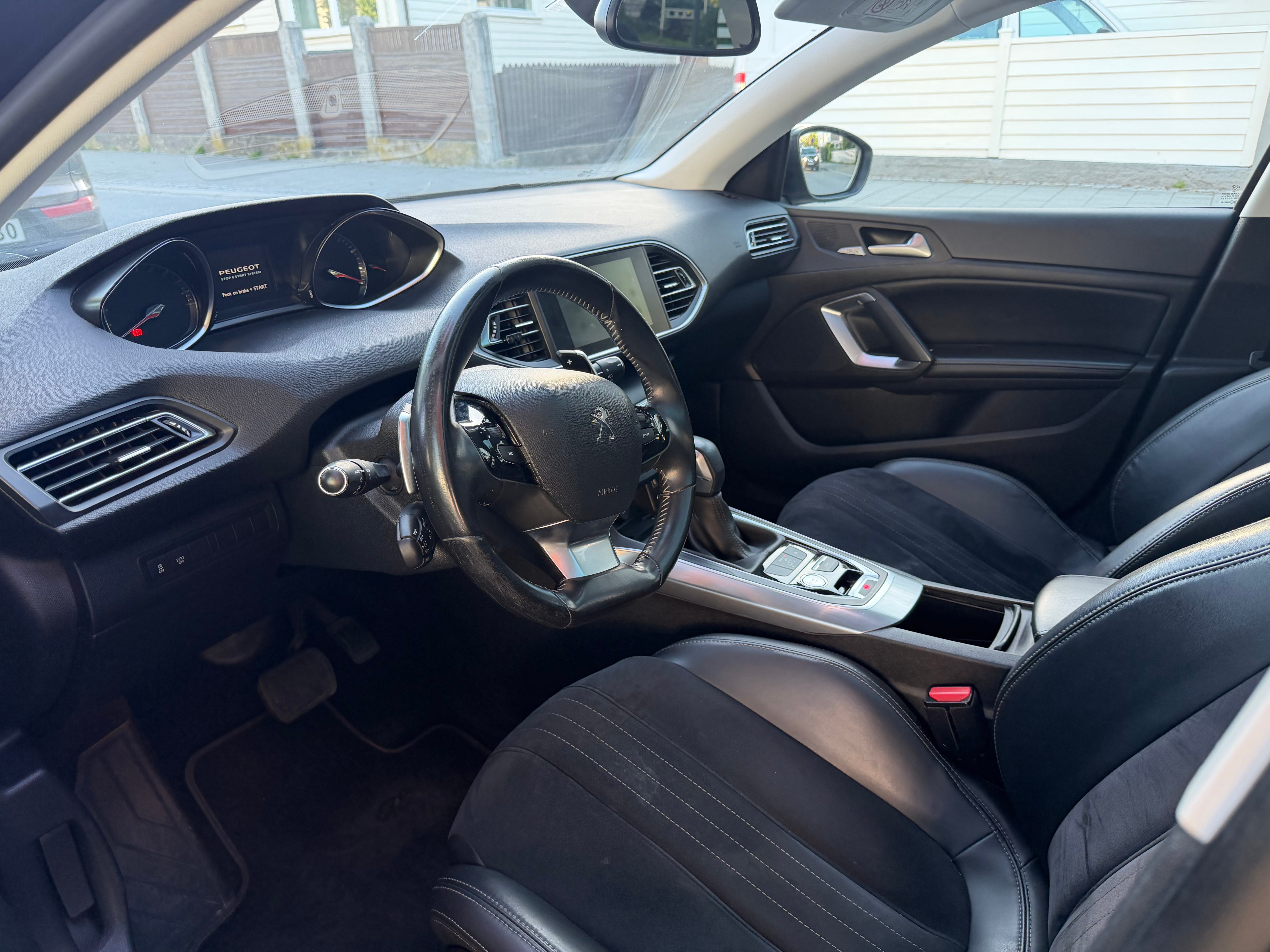 Peugeot 308 SW with Bluetooth audio