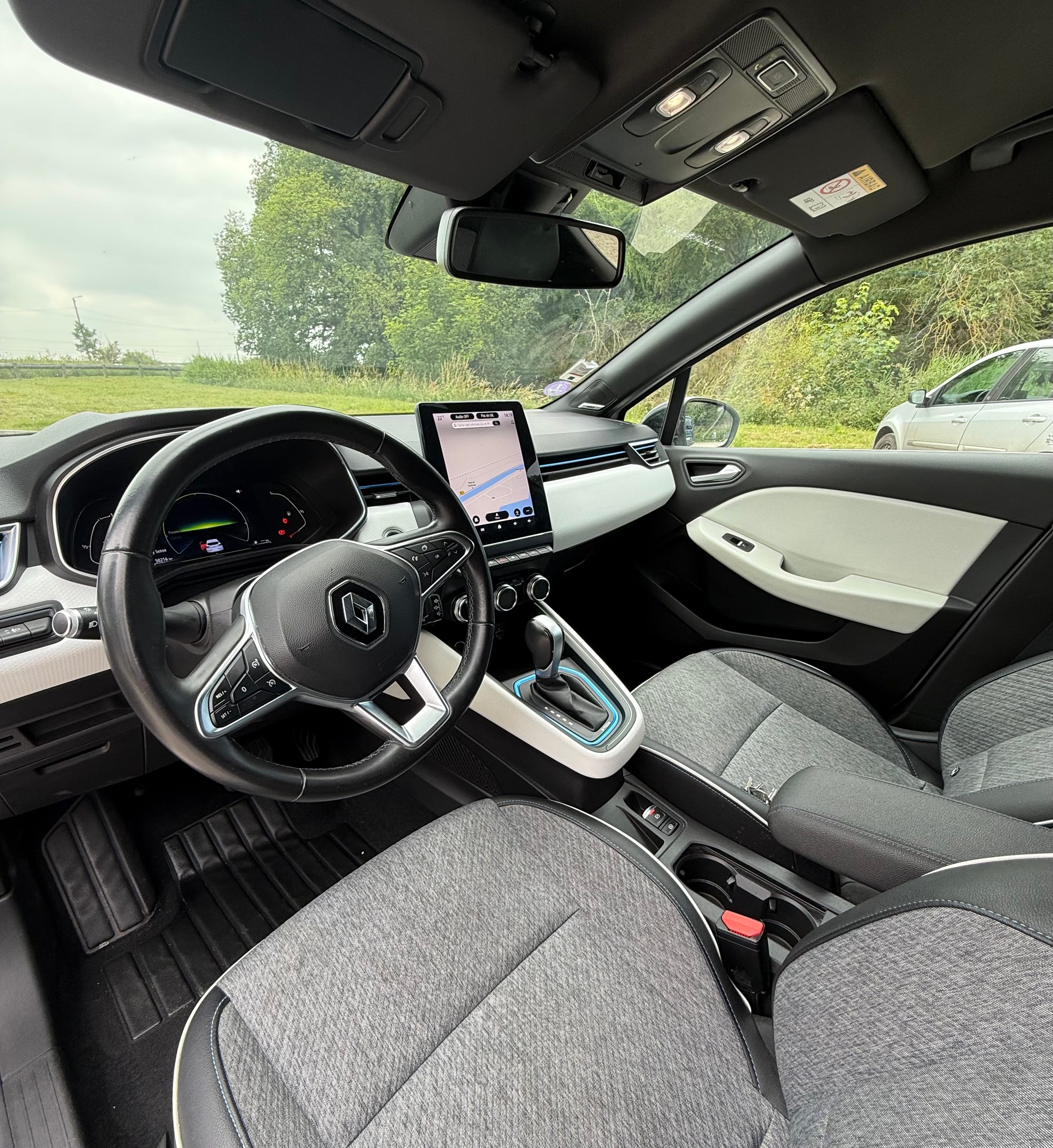 Renault Clio E-tech avec GPS