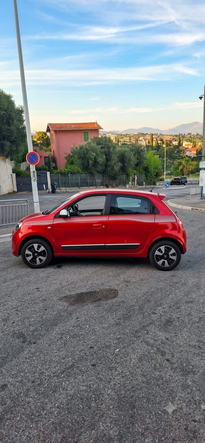 Renault Twingo III with Air conditioning
