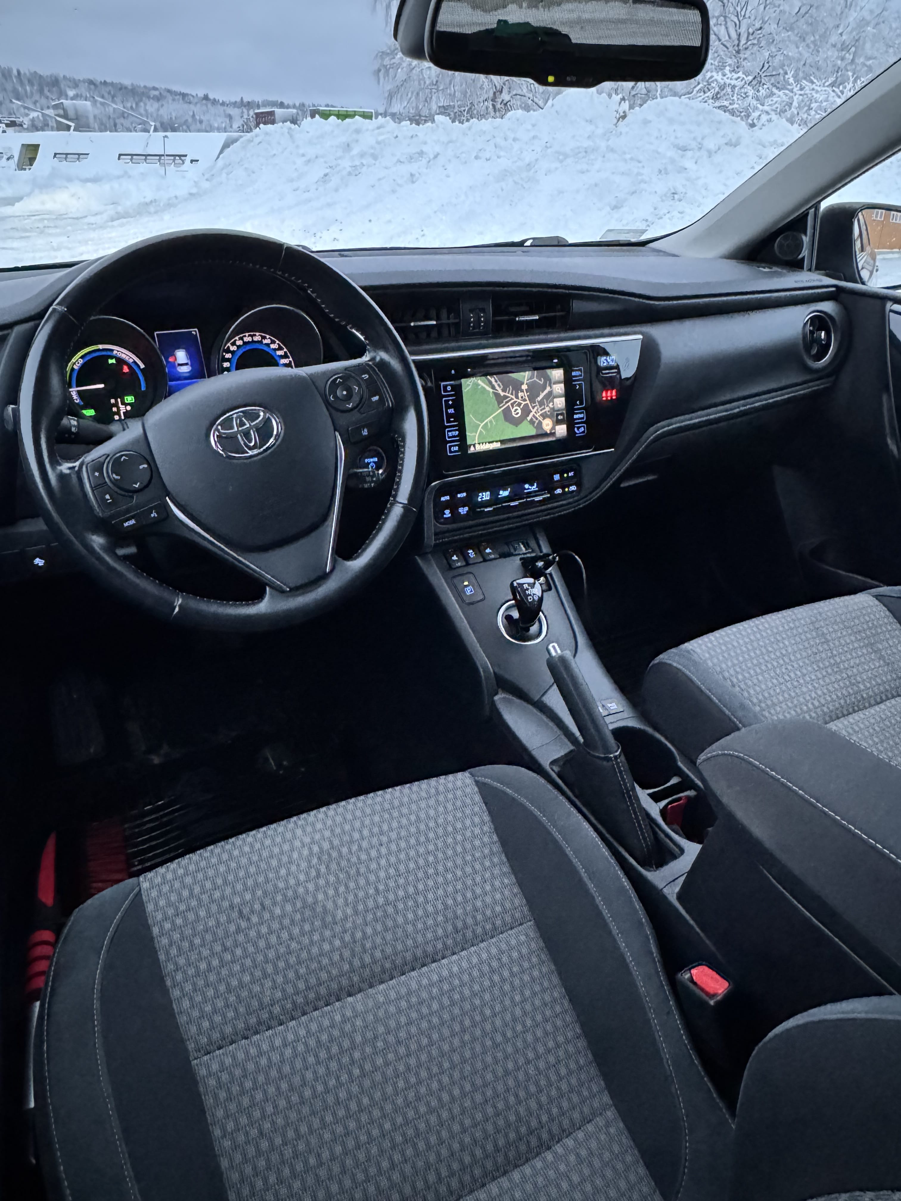 Toyota Auris Touring Sports 1.8 Hybrid med GPS