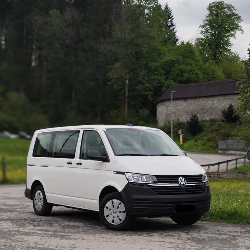 Volkswagen Transporter Kombi, 2020, Diesel, 9 Sitze und mehr