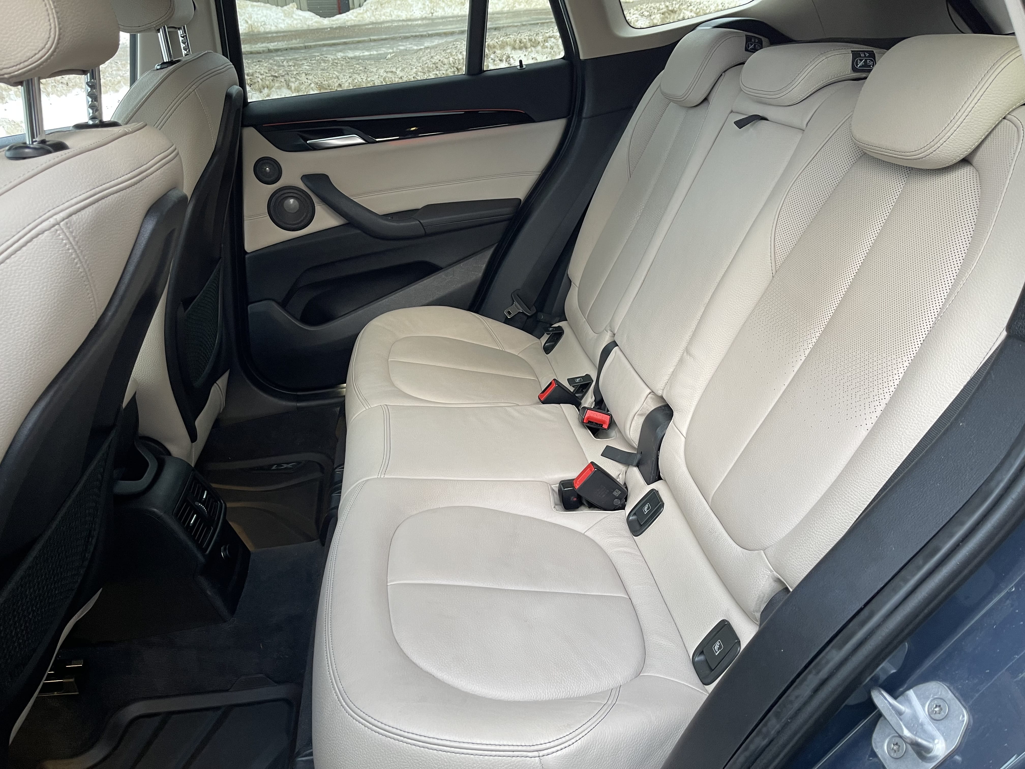 BMW X1 xDrive18d met Autostoel baby