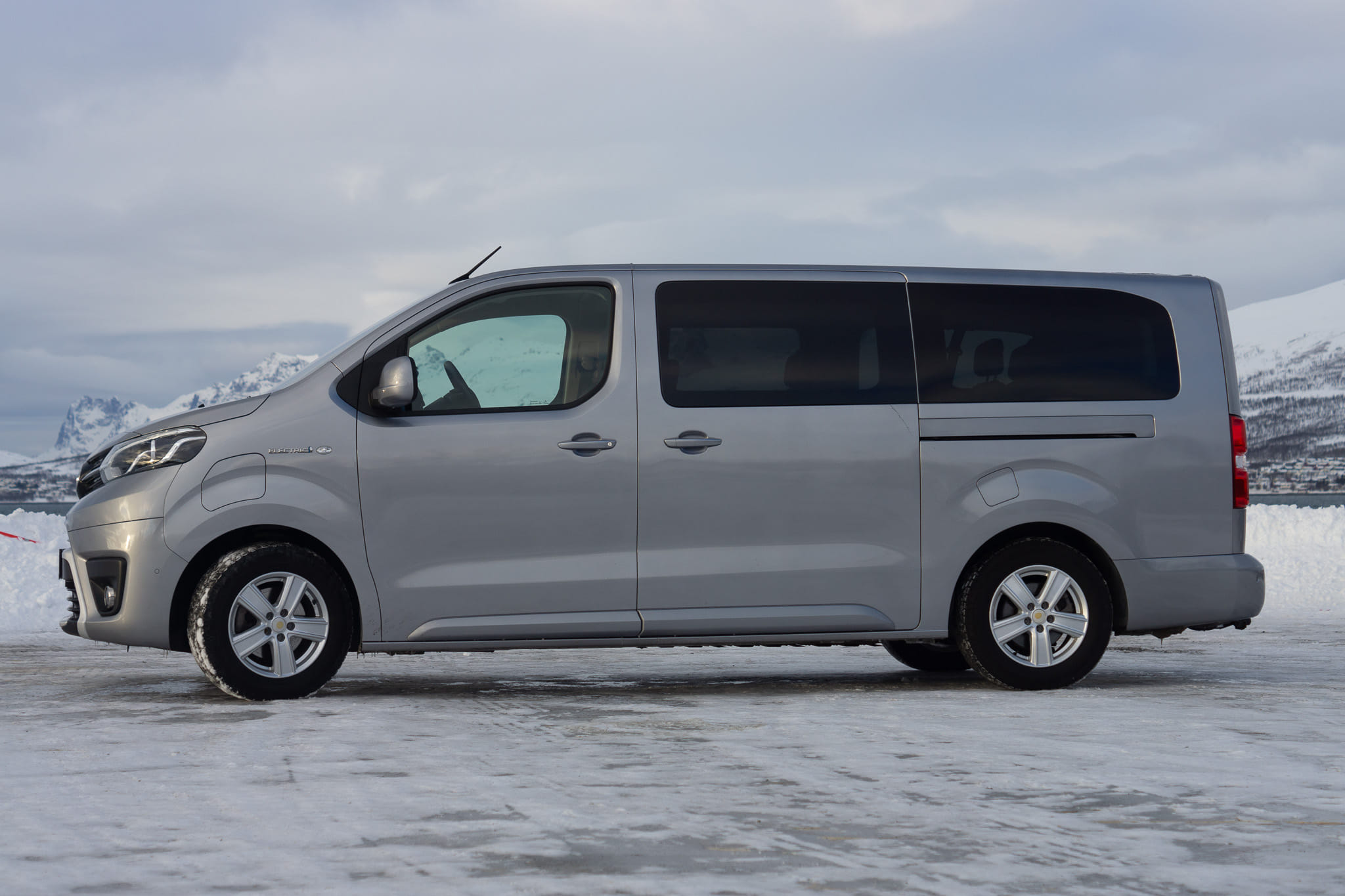 Toyota Proace Verso utvendig vask inkludert mit Klimaanlage