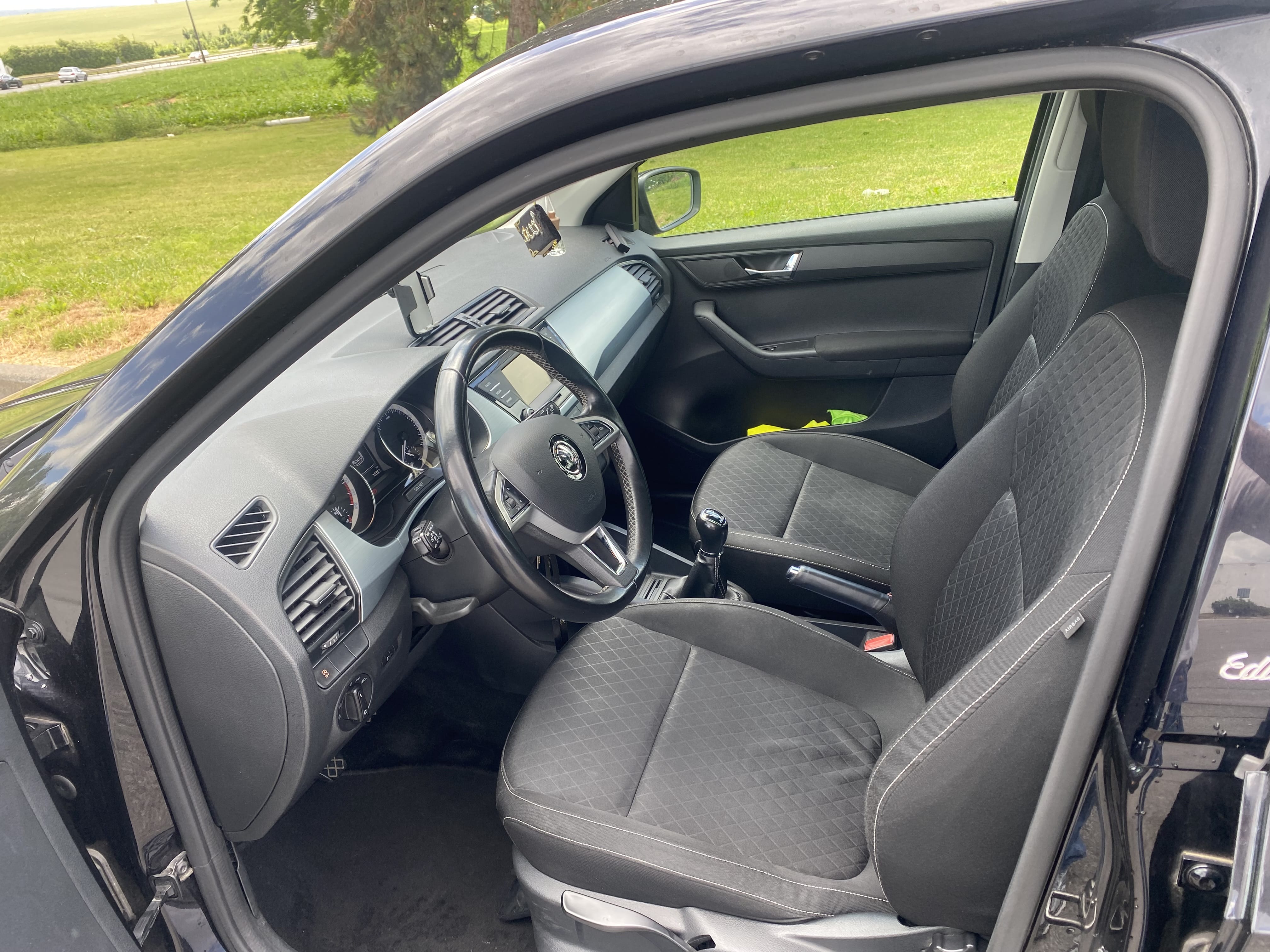 Skoda Fabia avec Autoradio