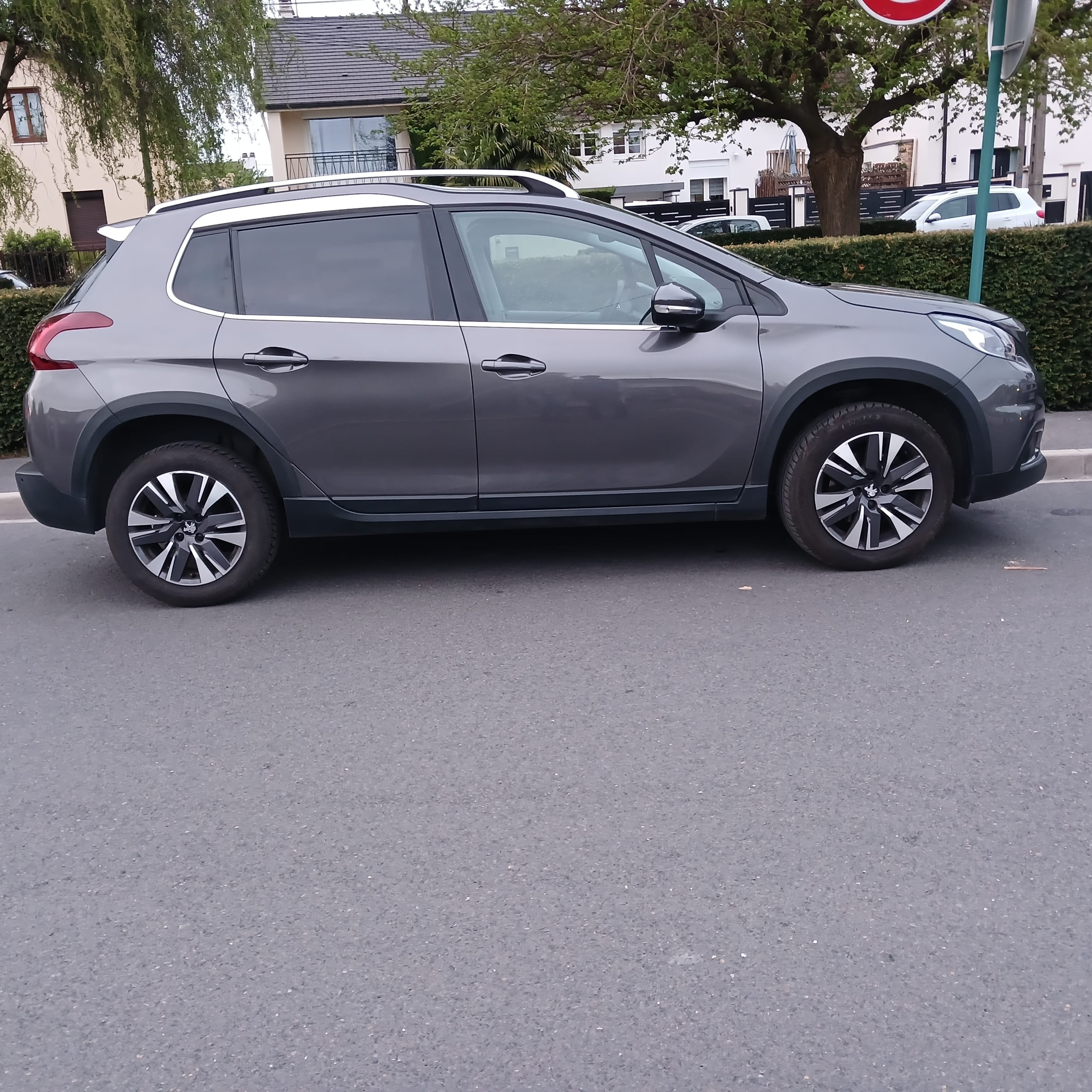Peugeot 2008 avec Climatisation
