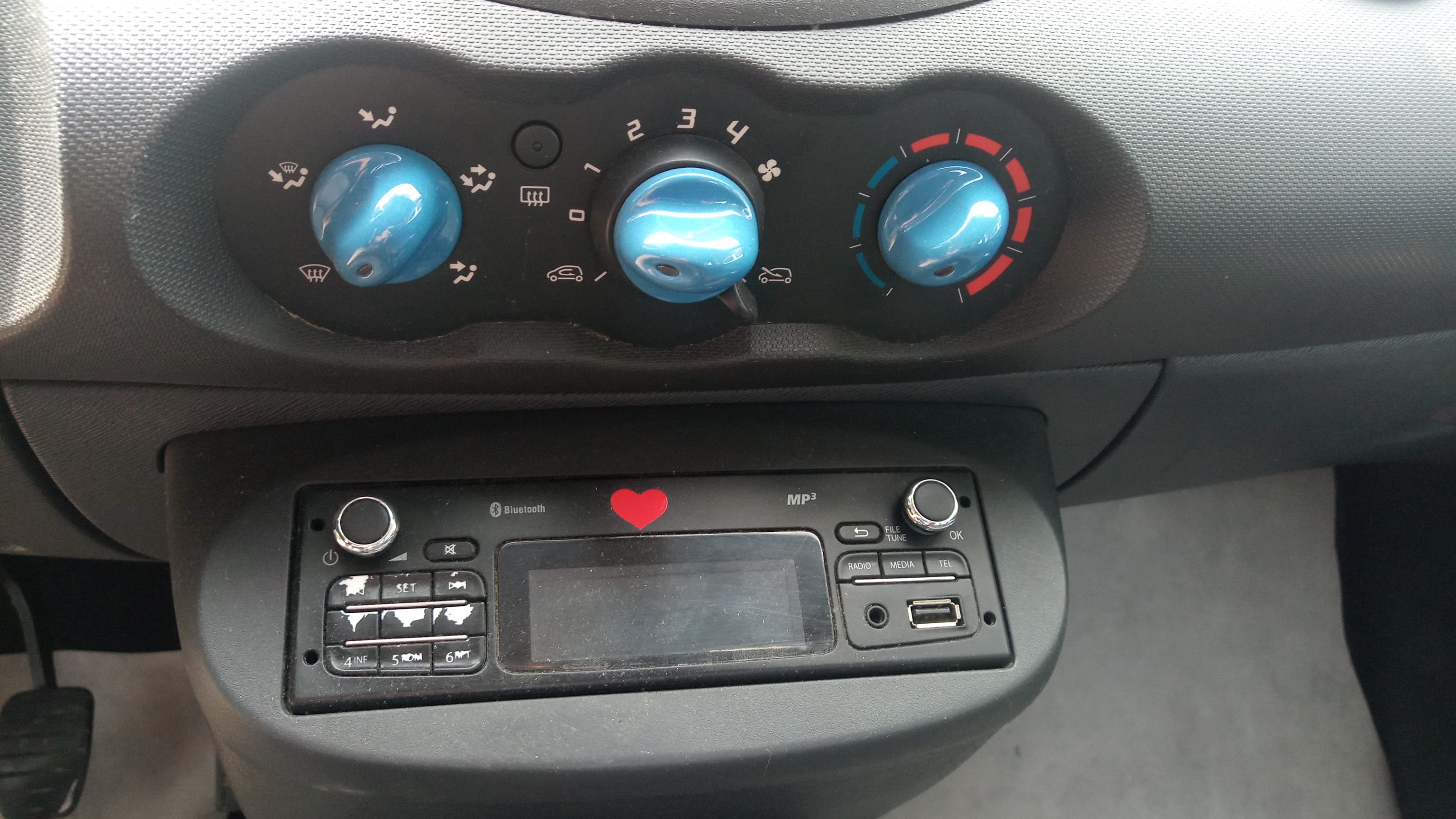 Renault Twingo avec Entrée audio / iPod