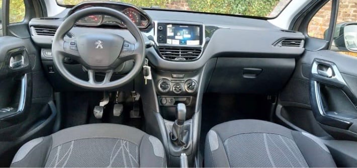 Peugeot 208 avec Régulateur de vitesse