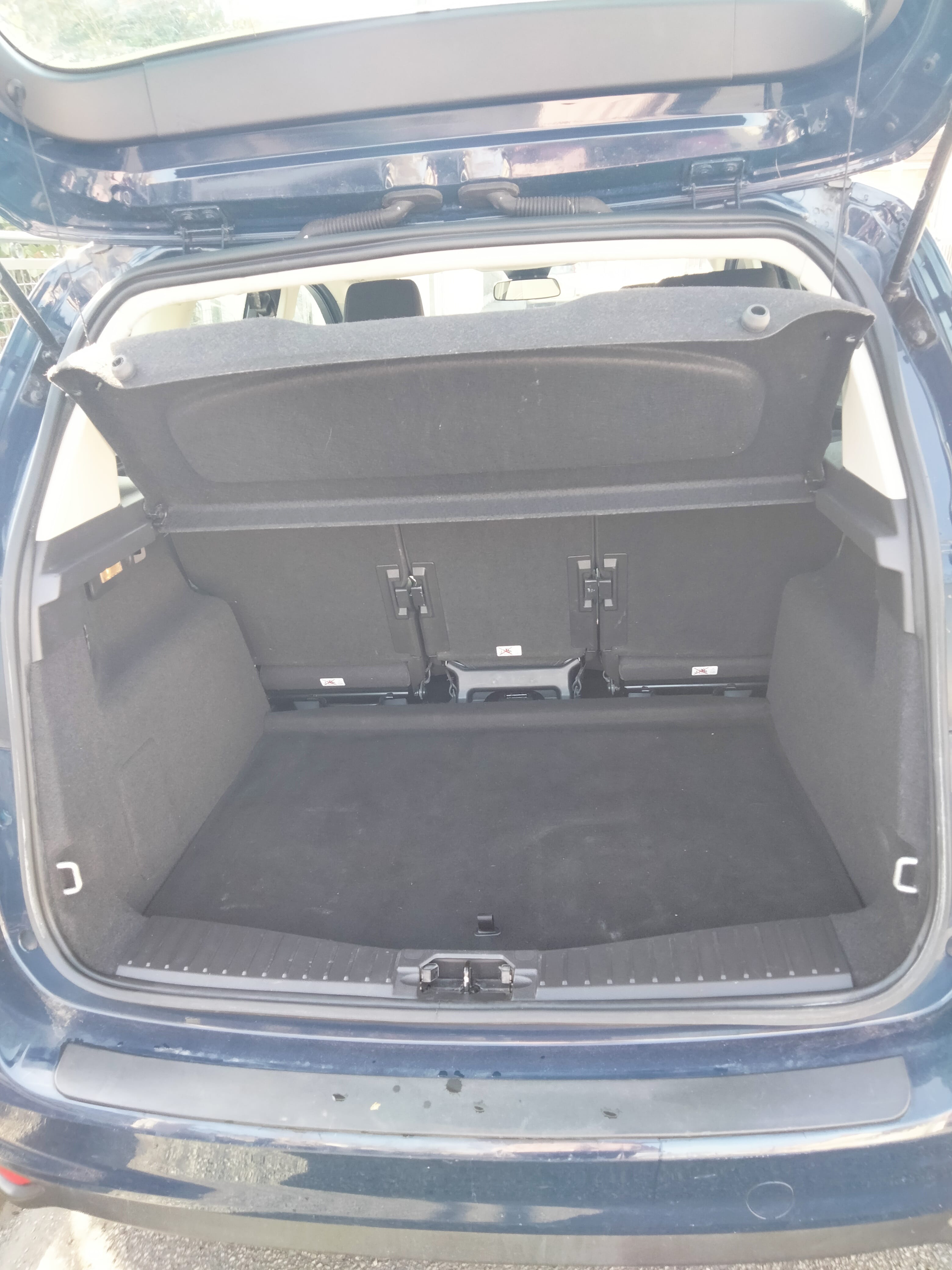 Ford C-Max avec Siège bébé