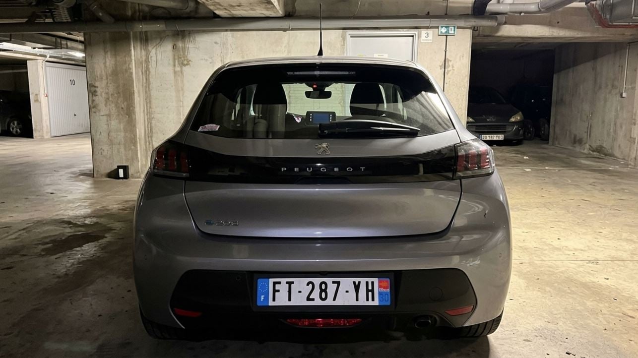 Peugeot 208 avec GPS