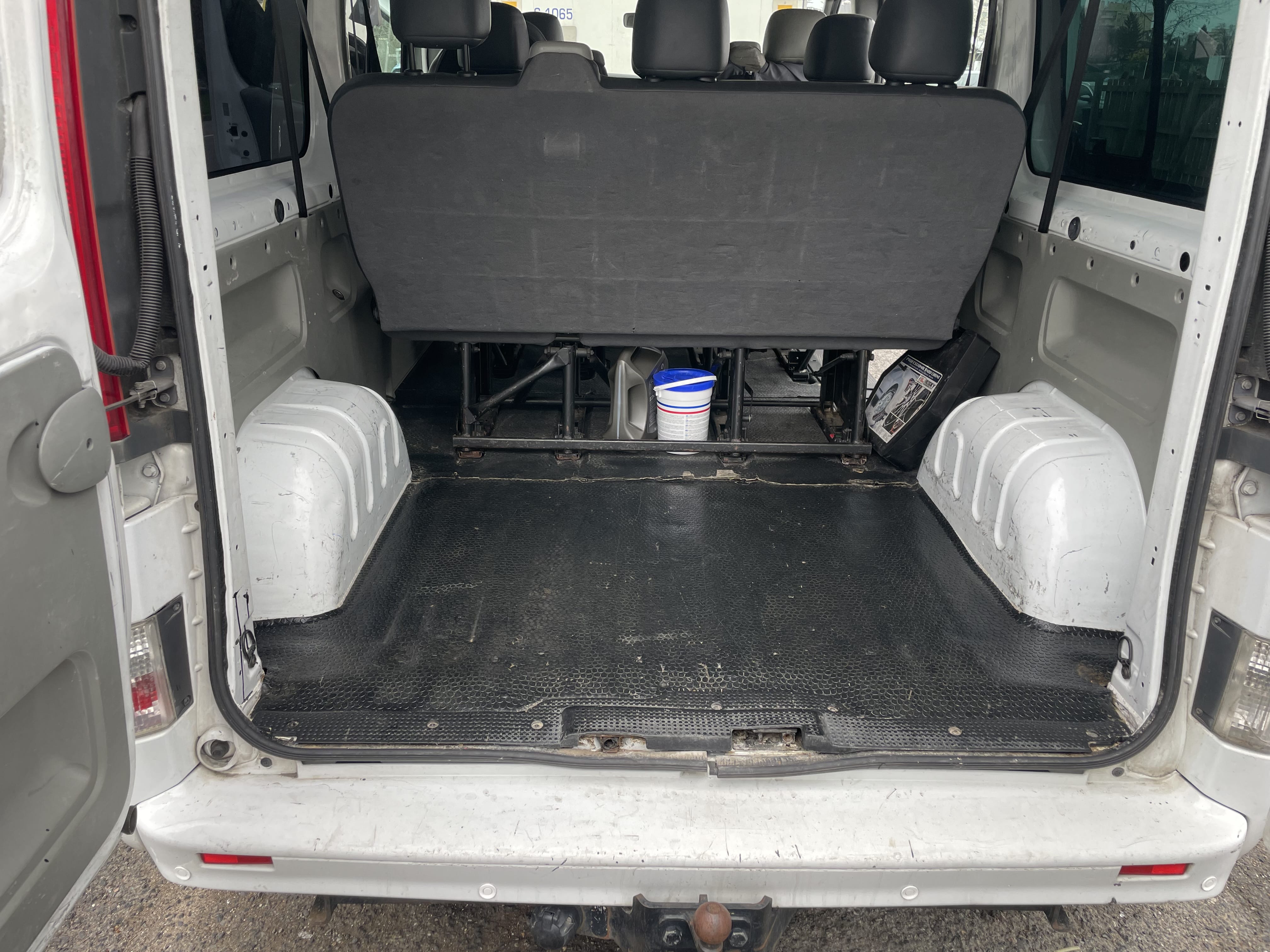 Renault Trafic Passenger with Bluetooth audio