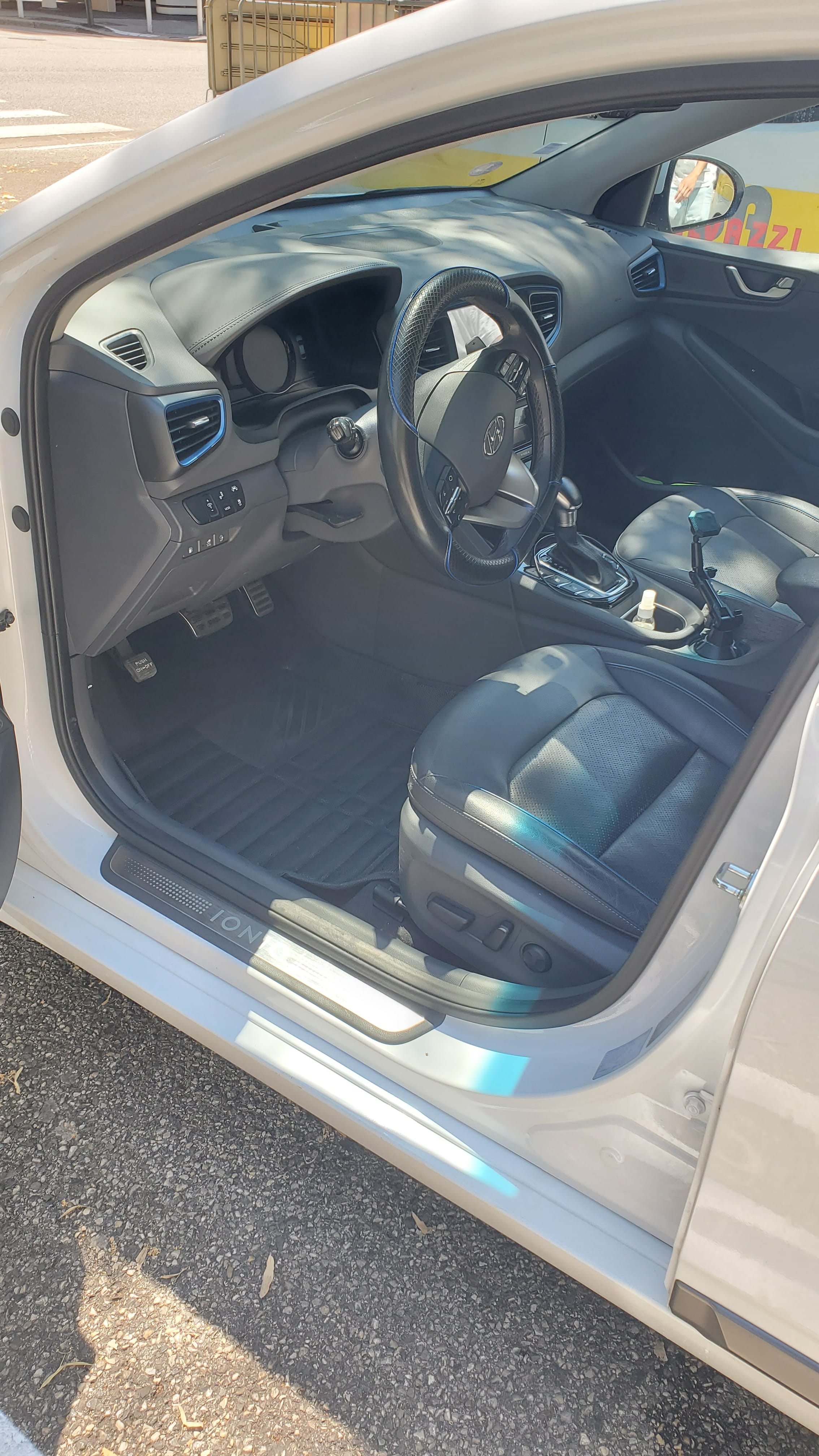 Hyundai Ioniq avec GPS