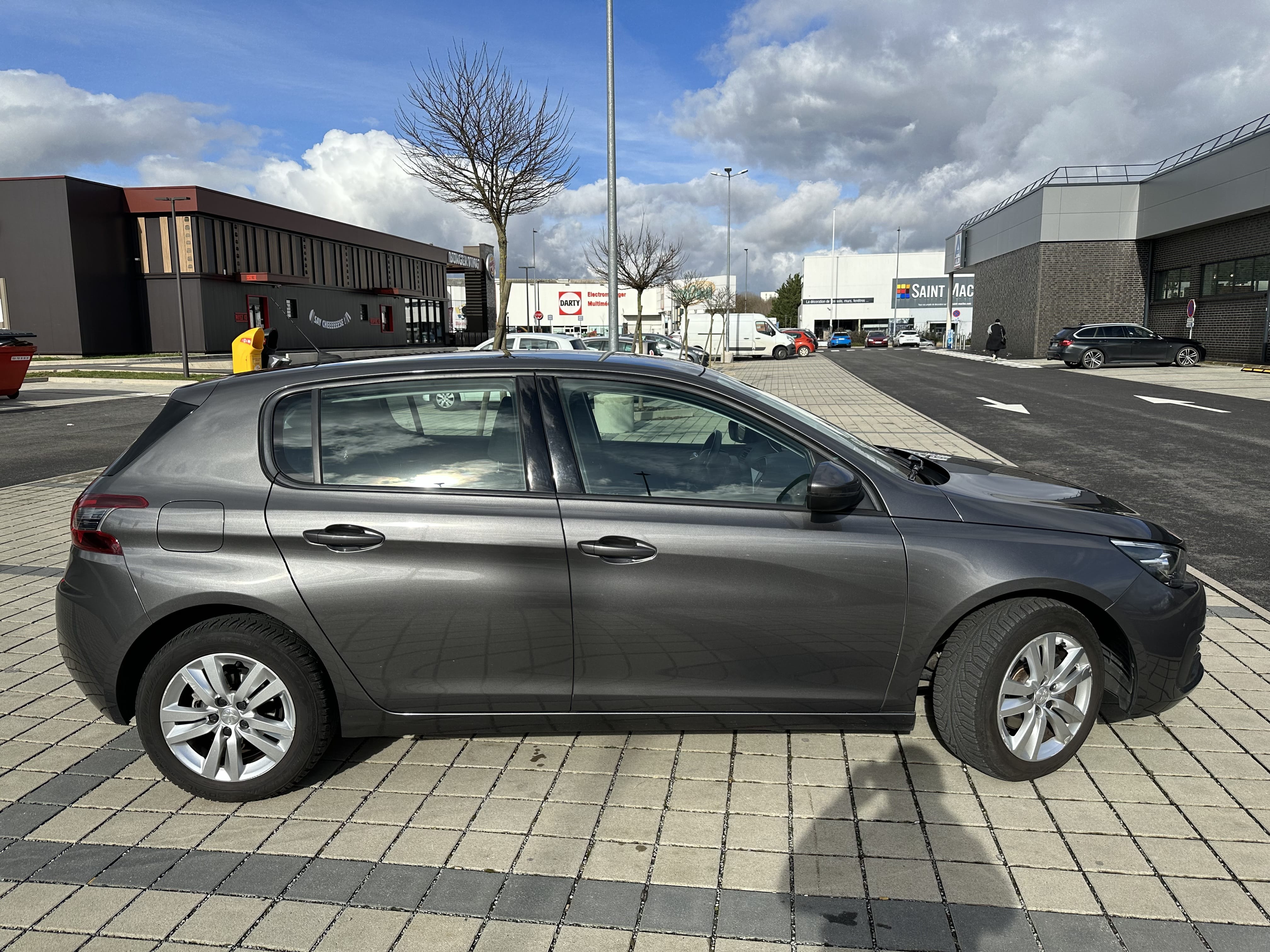 Peugeot 308 avec Entrée audio / iPod