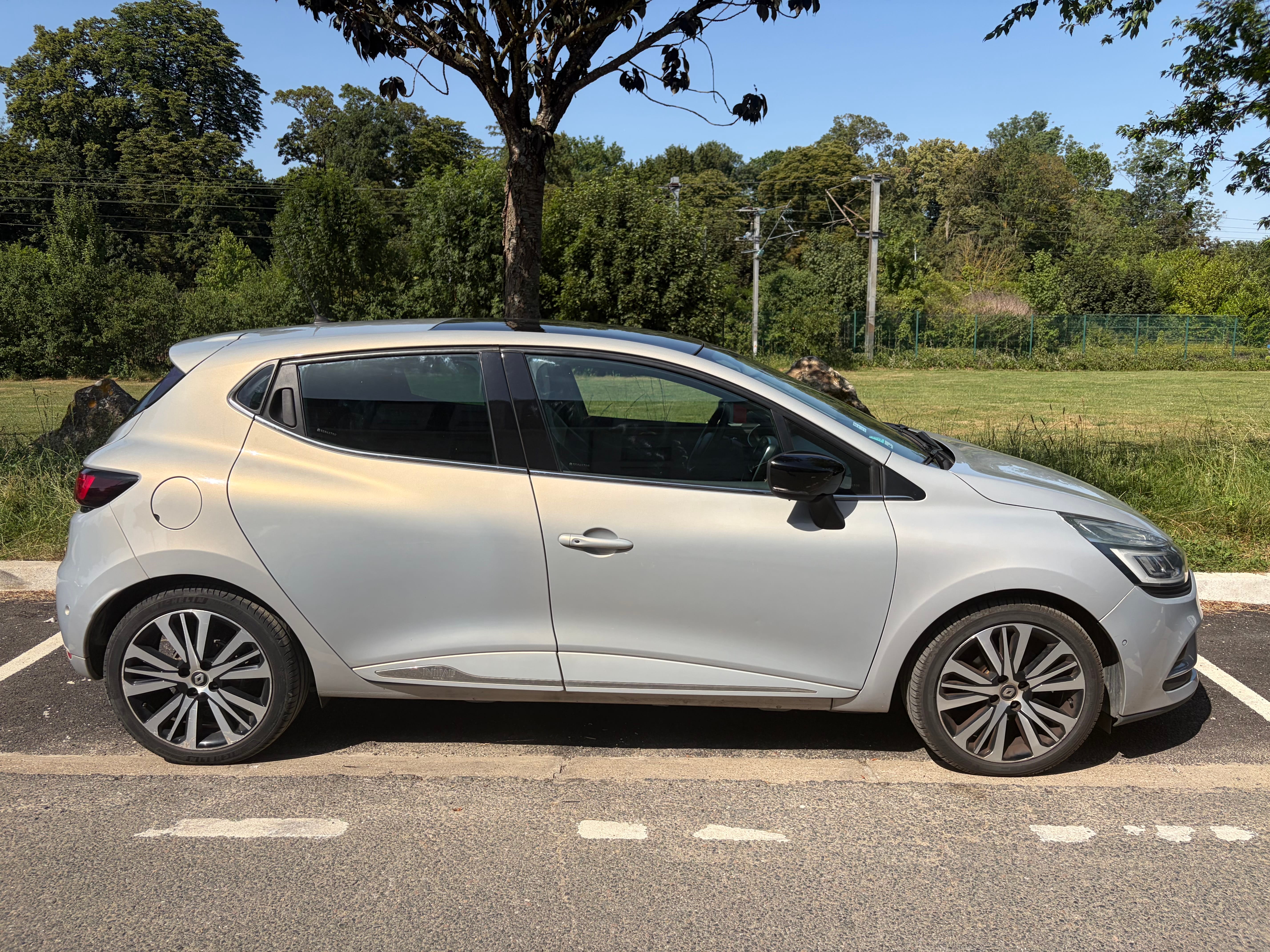 Renault Clio avec Climatisation