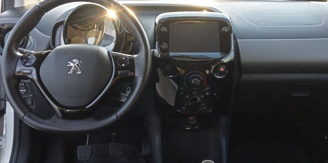 Peugeot 108 avec Siège bébé