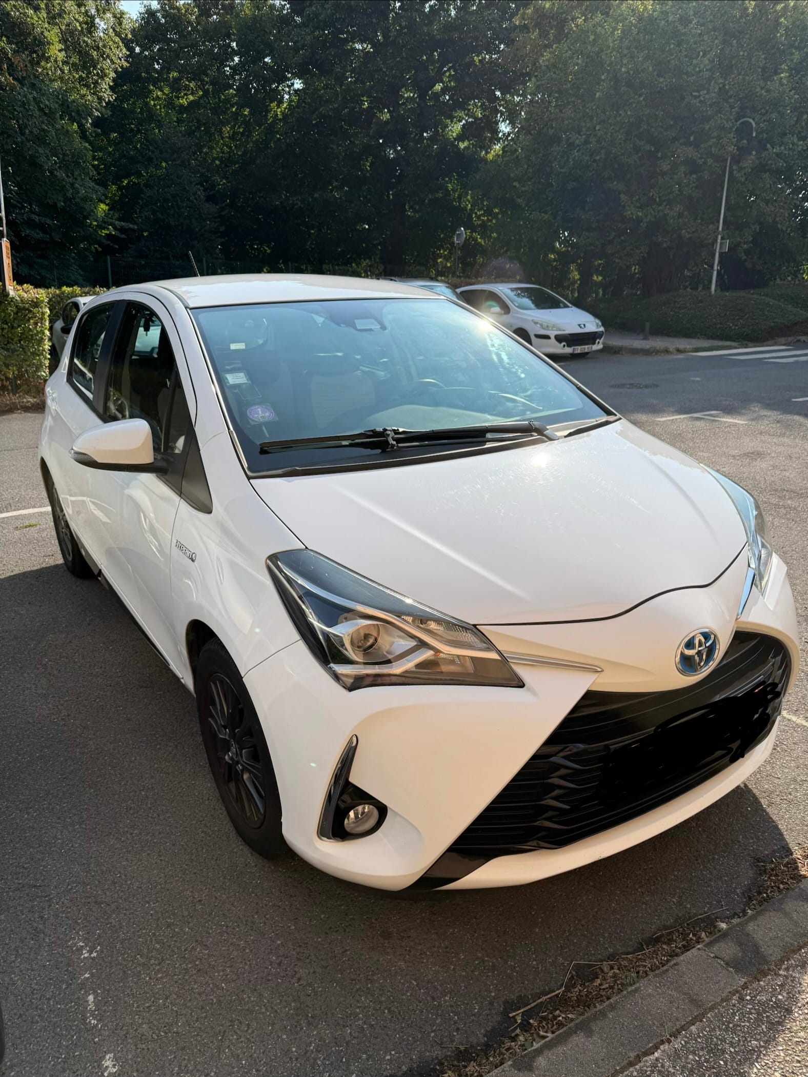 Toyota Yaris Hybride, 2017, Essence 95 / Électrique (hybride), automatique