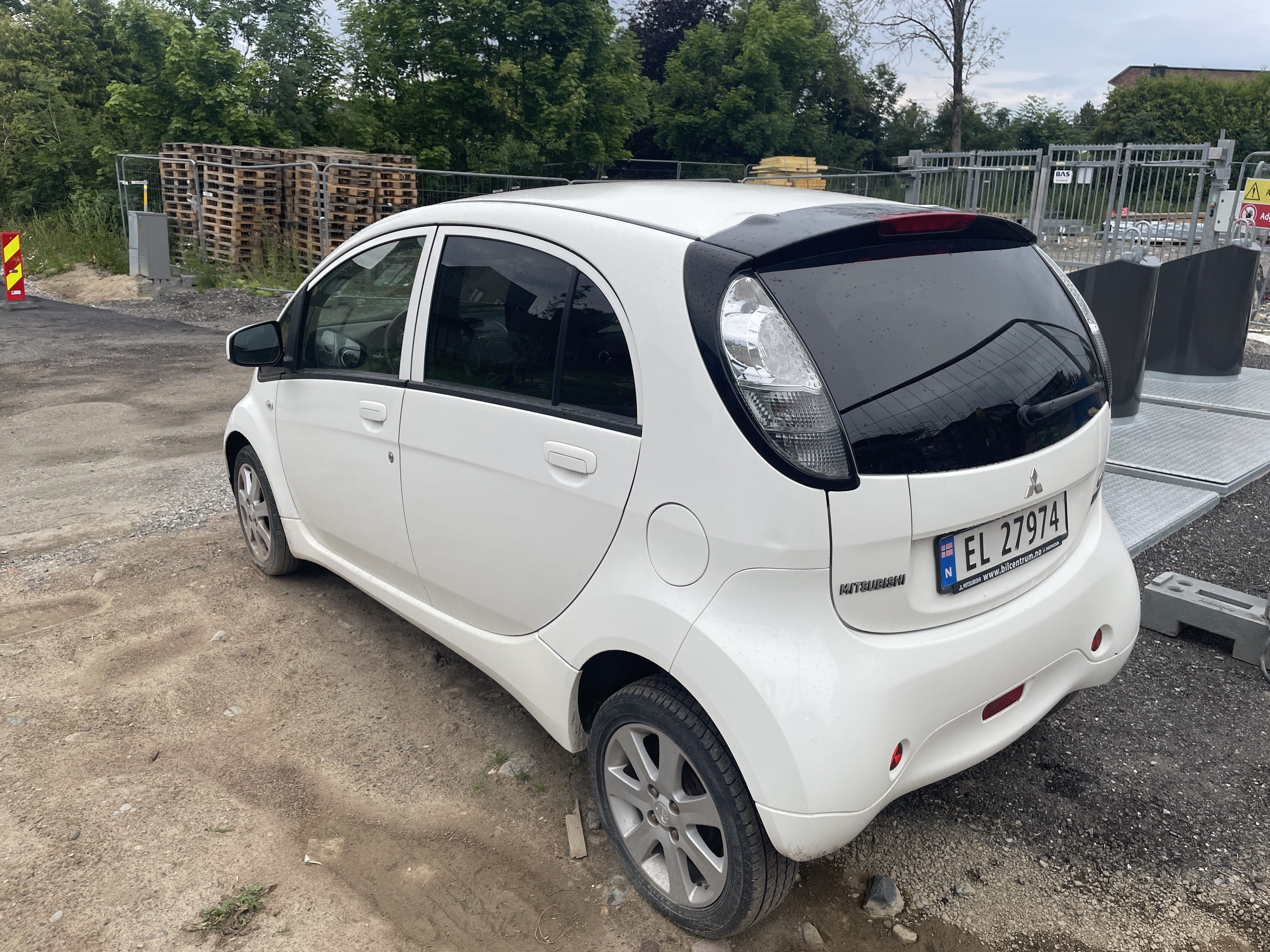 Mitsubishi i-Miev 40 - 50 km rekkevidde på vinterføre med Babysete