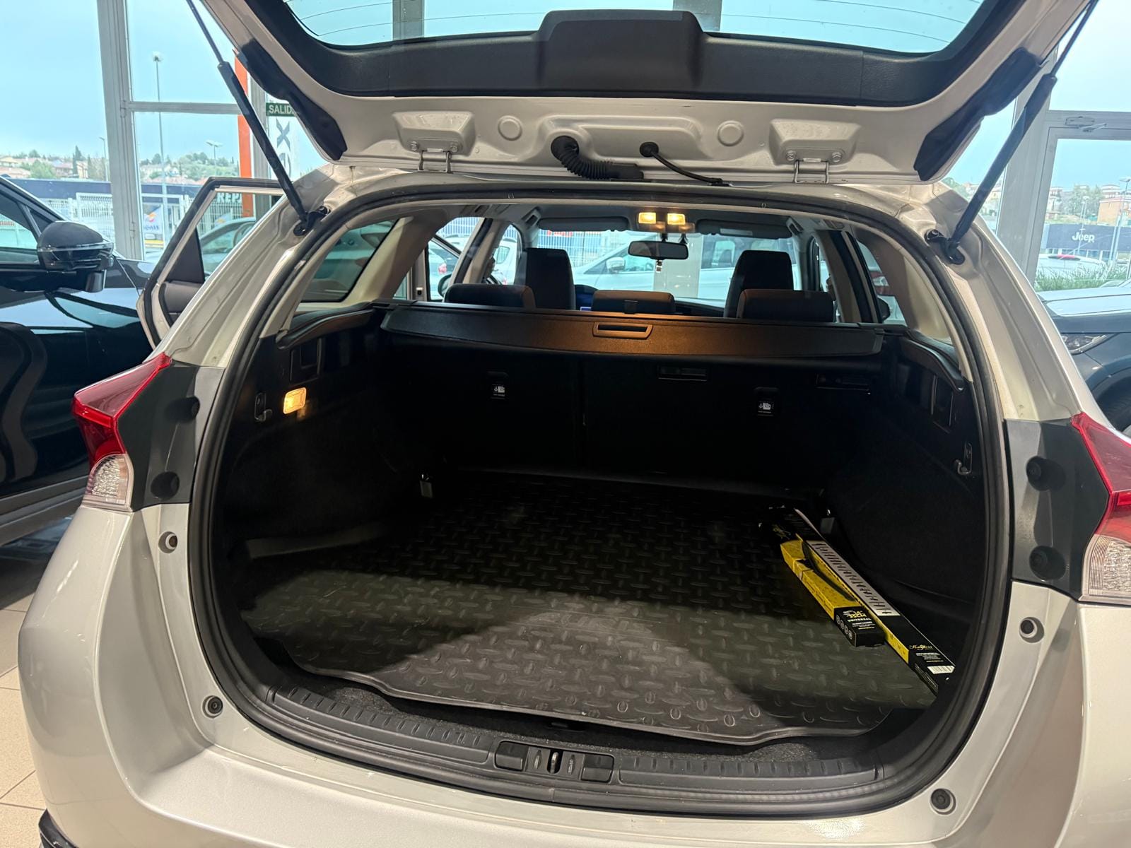 Toyota Auris con Radio 