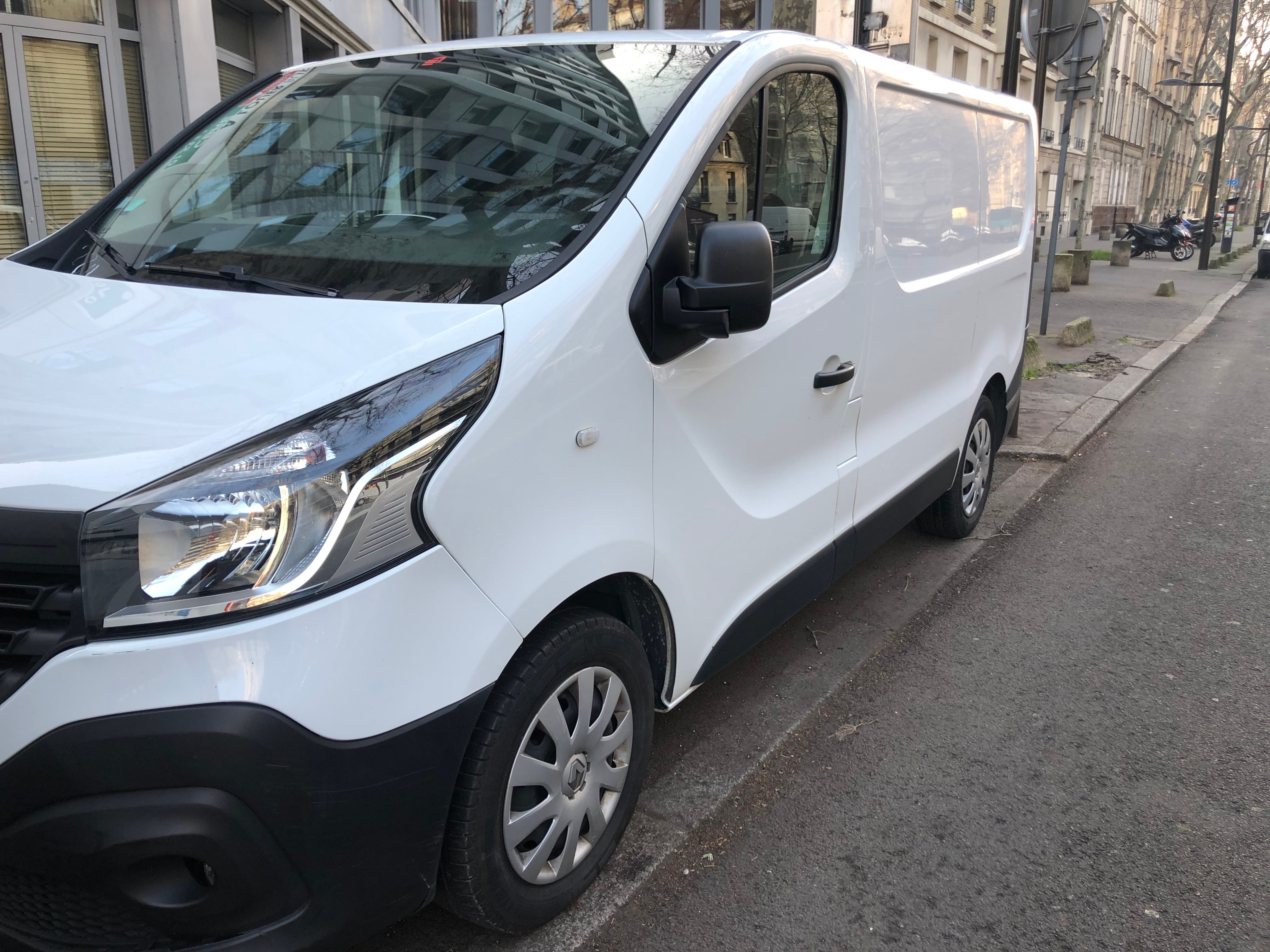 Renault Trafic 3 Dci clim régulateur 3 places avec Régulateur de vitesse