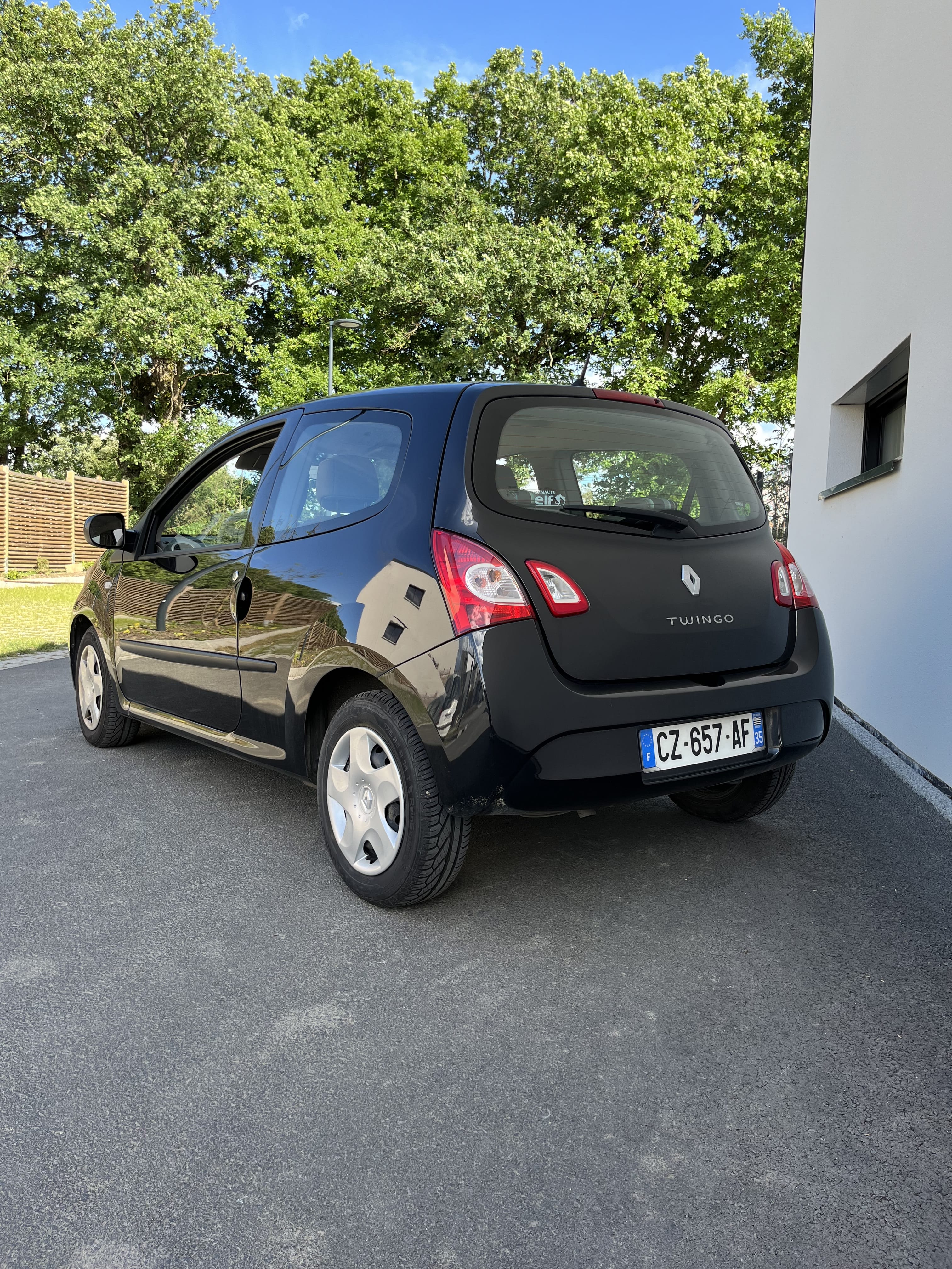 Renault Twingo with Cruise control