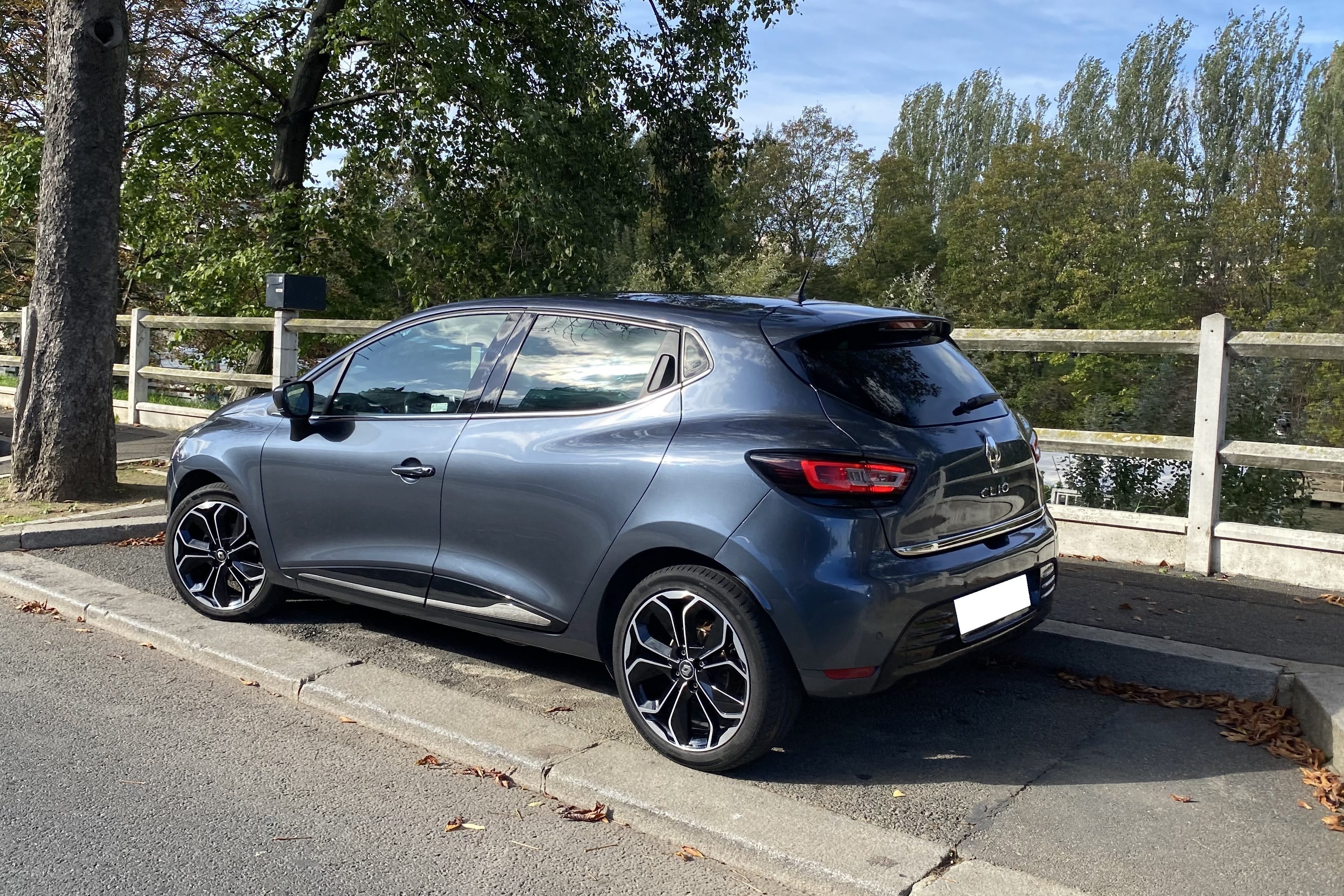 Renault Clio 90cv avec GPS