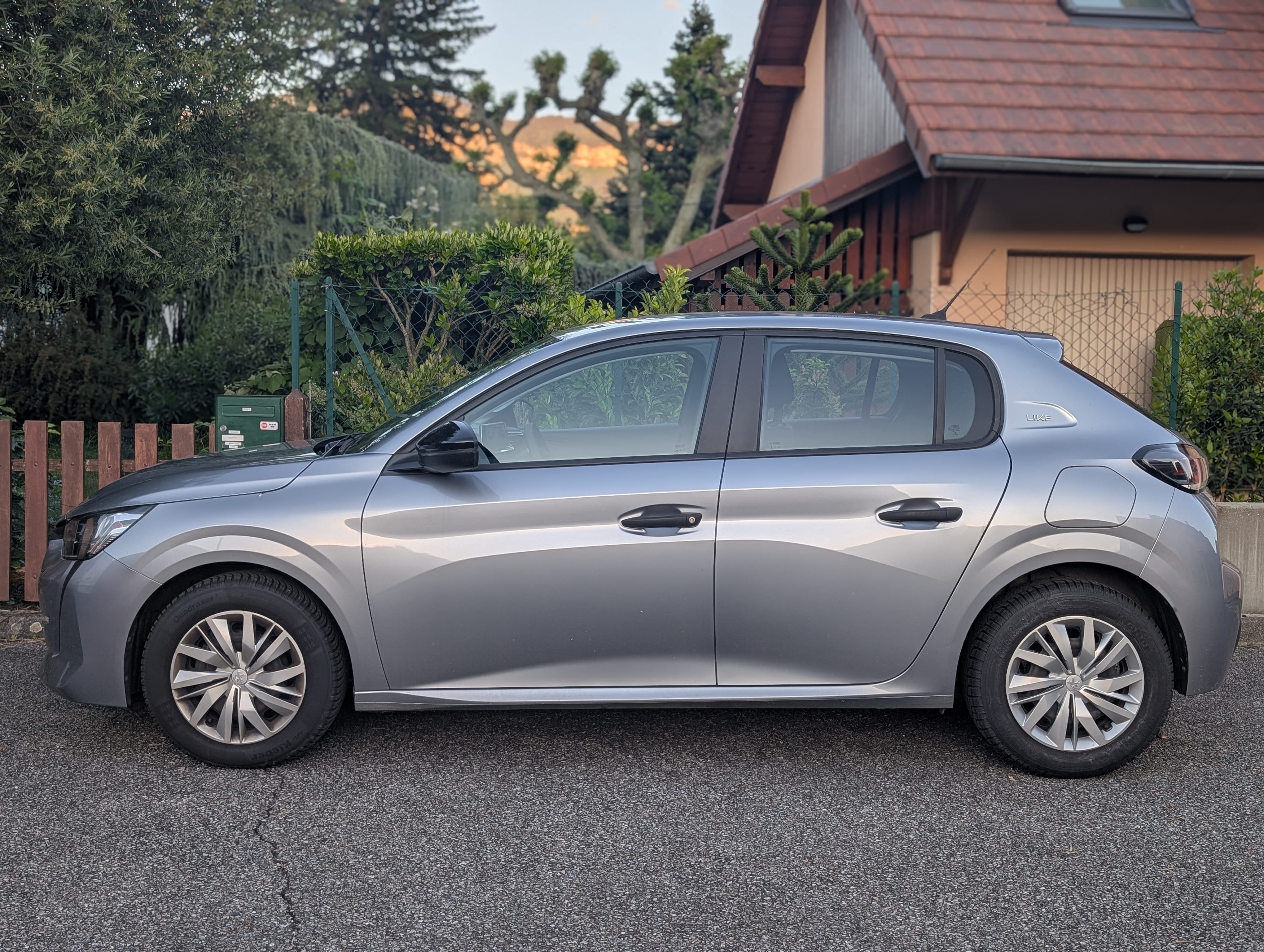 Peugeot 208 avec Climatisation