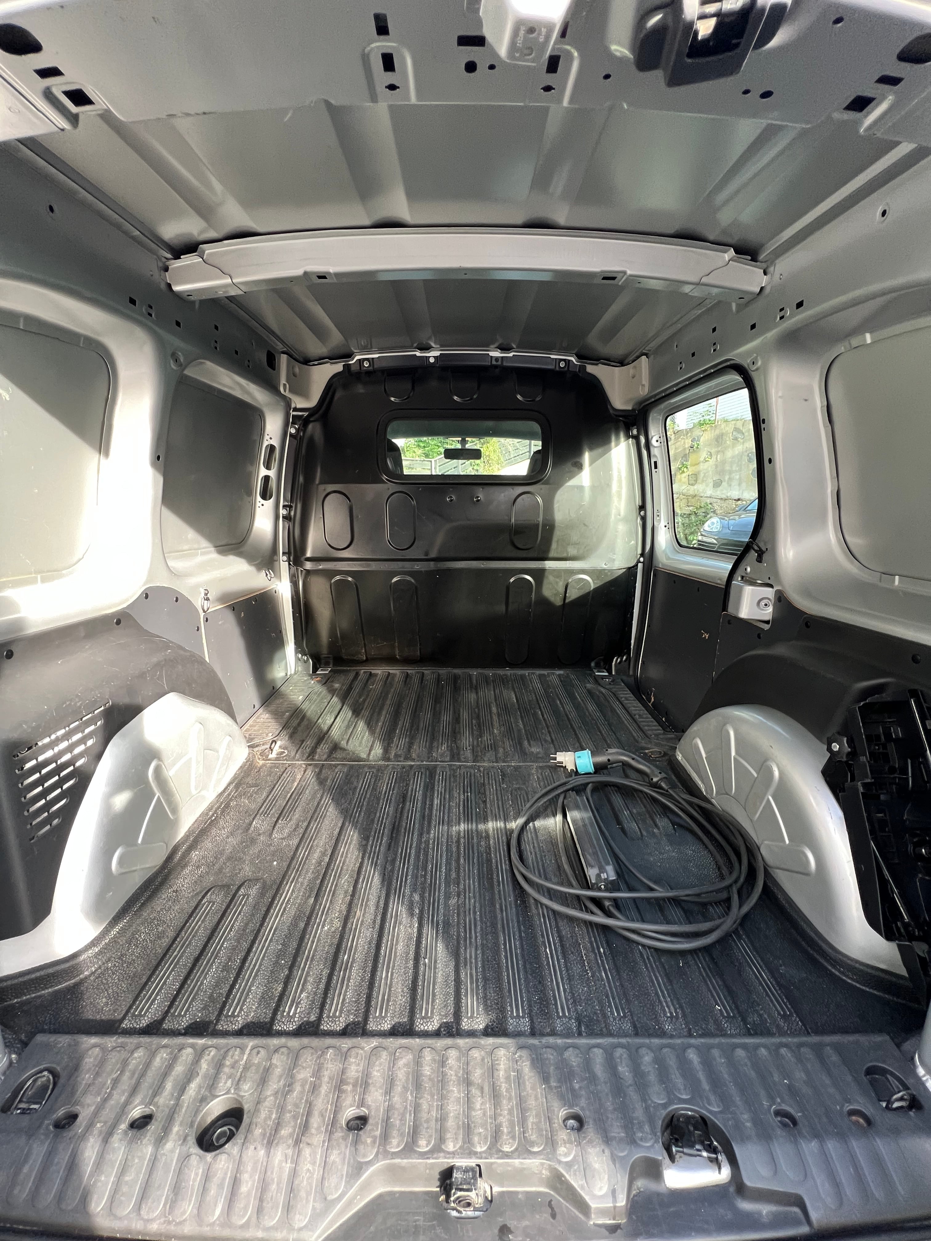 Renault Kangoo Express ZE med Bilradio