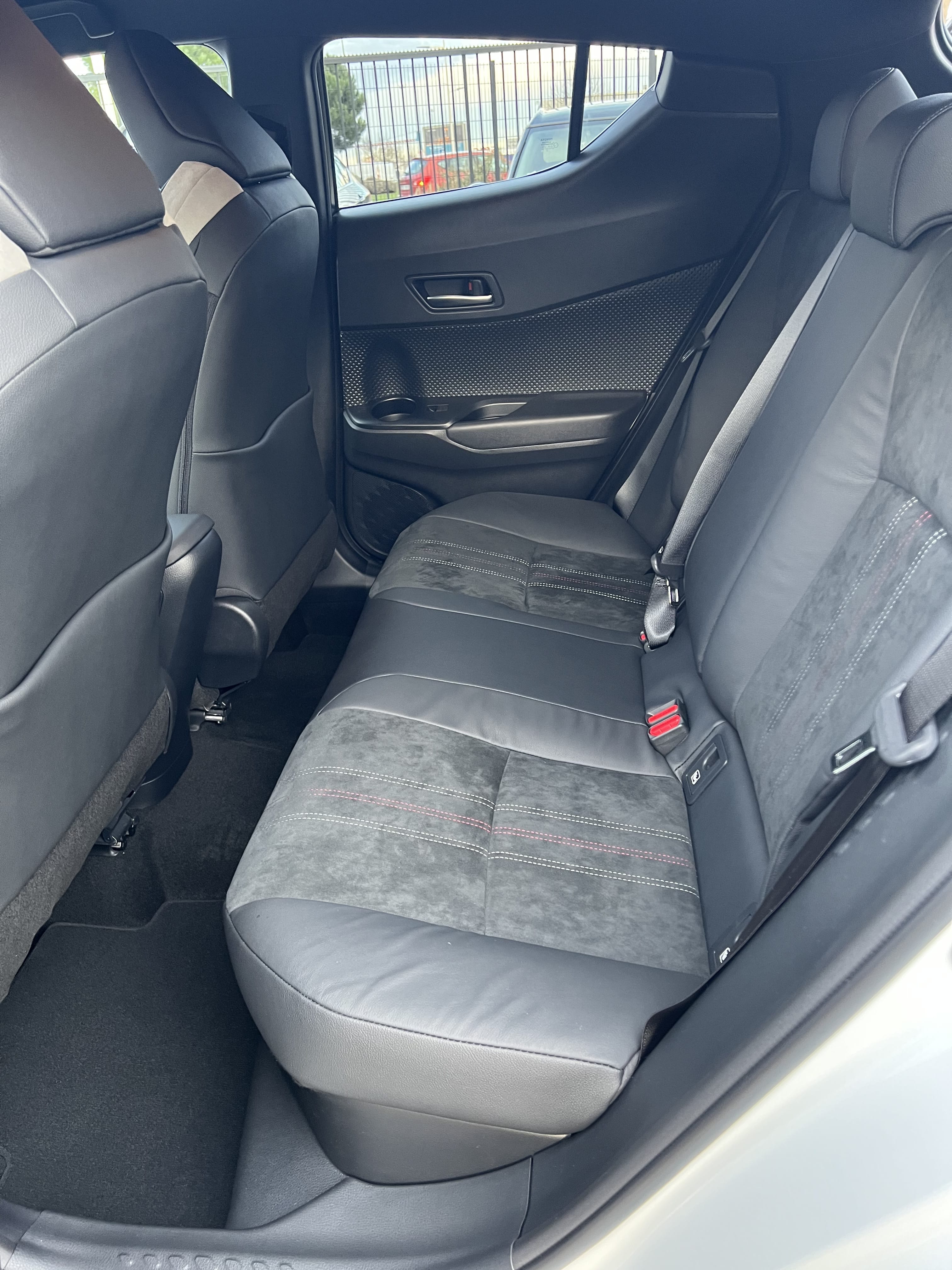 Toyota C-HR avec Siège bébé