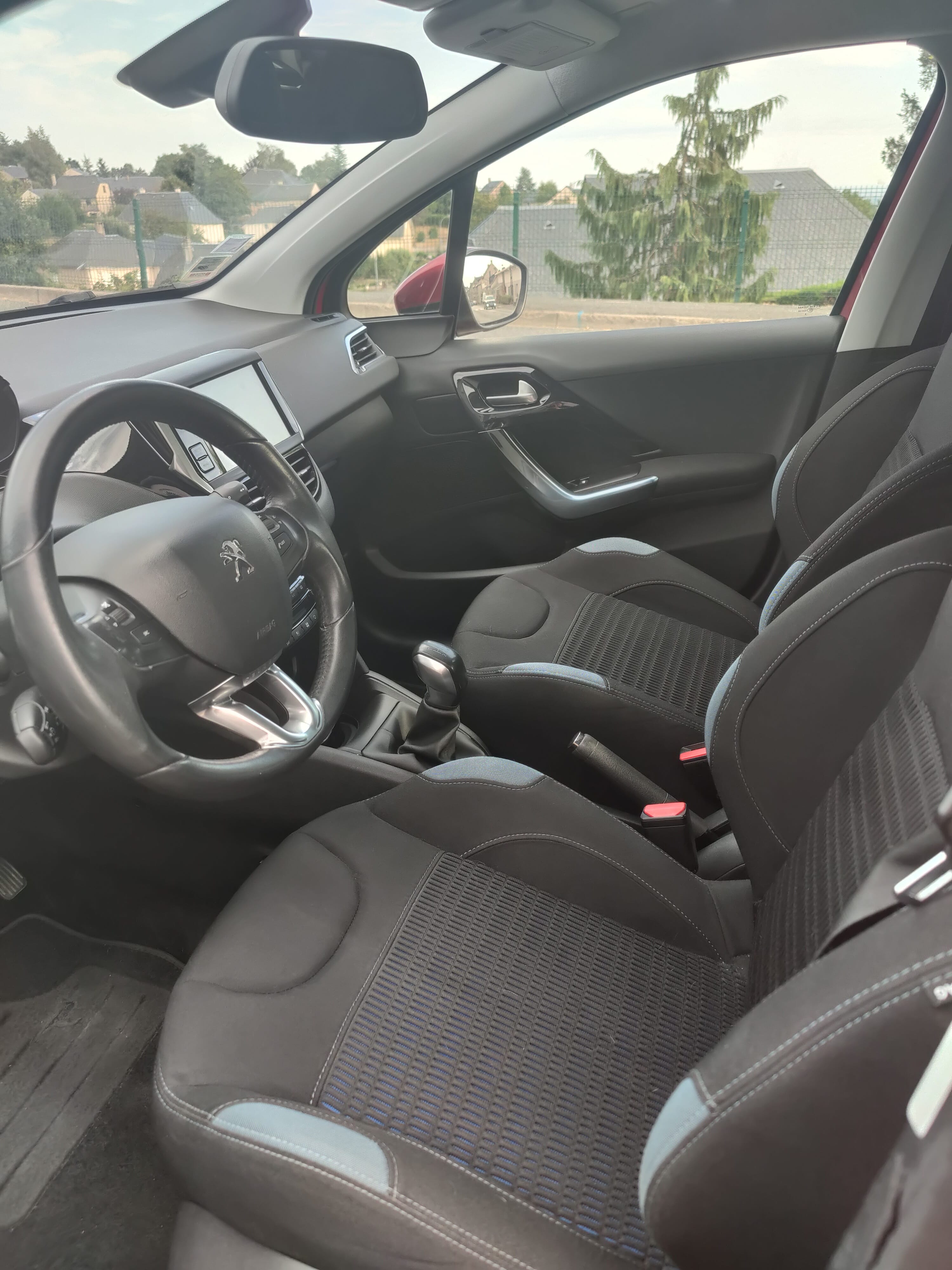 Peugeot 208 1.6 HDI avec Audio Bluetooth