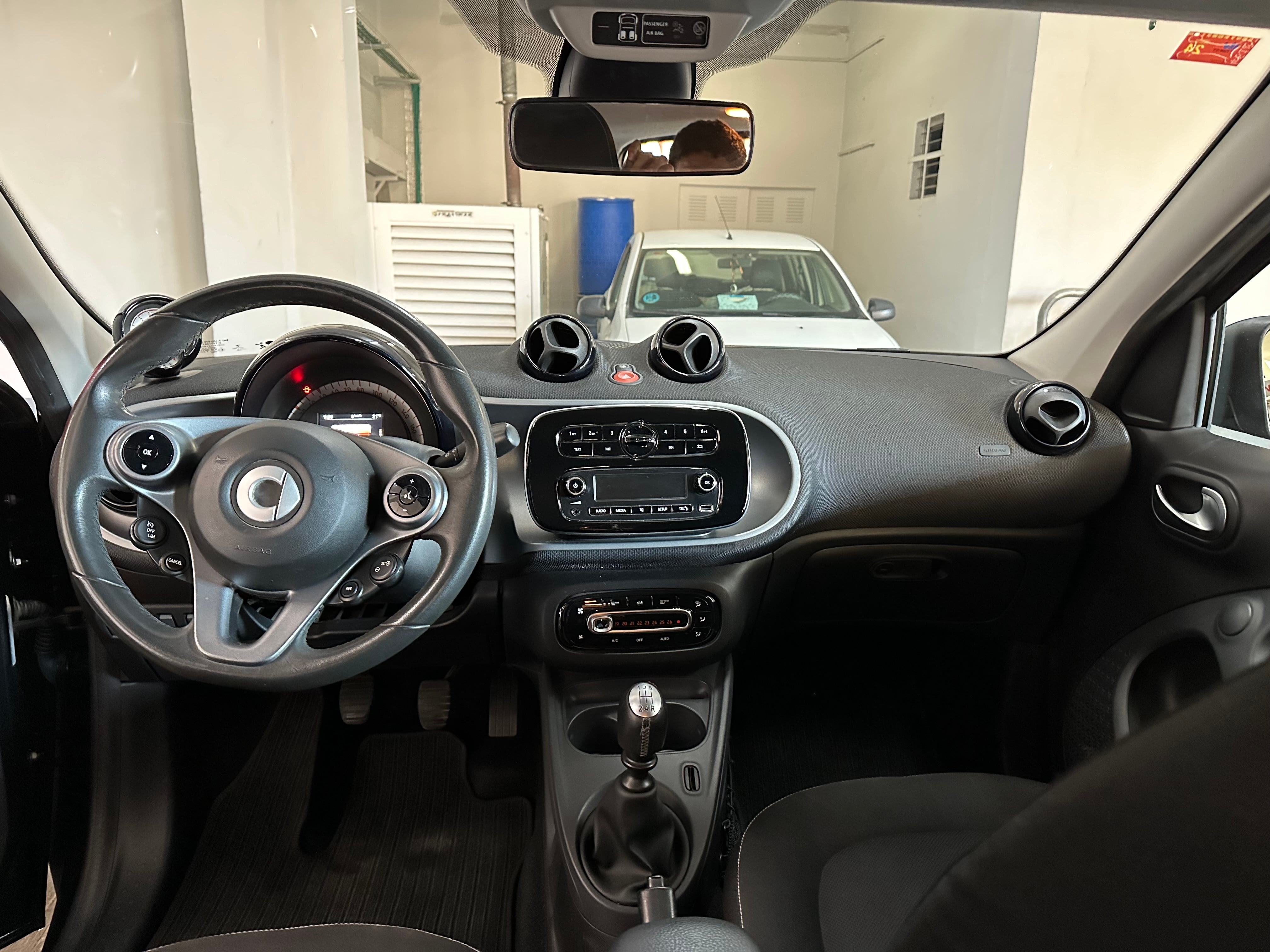 Smart Forfour avec Entrée audio / iPod