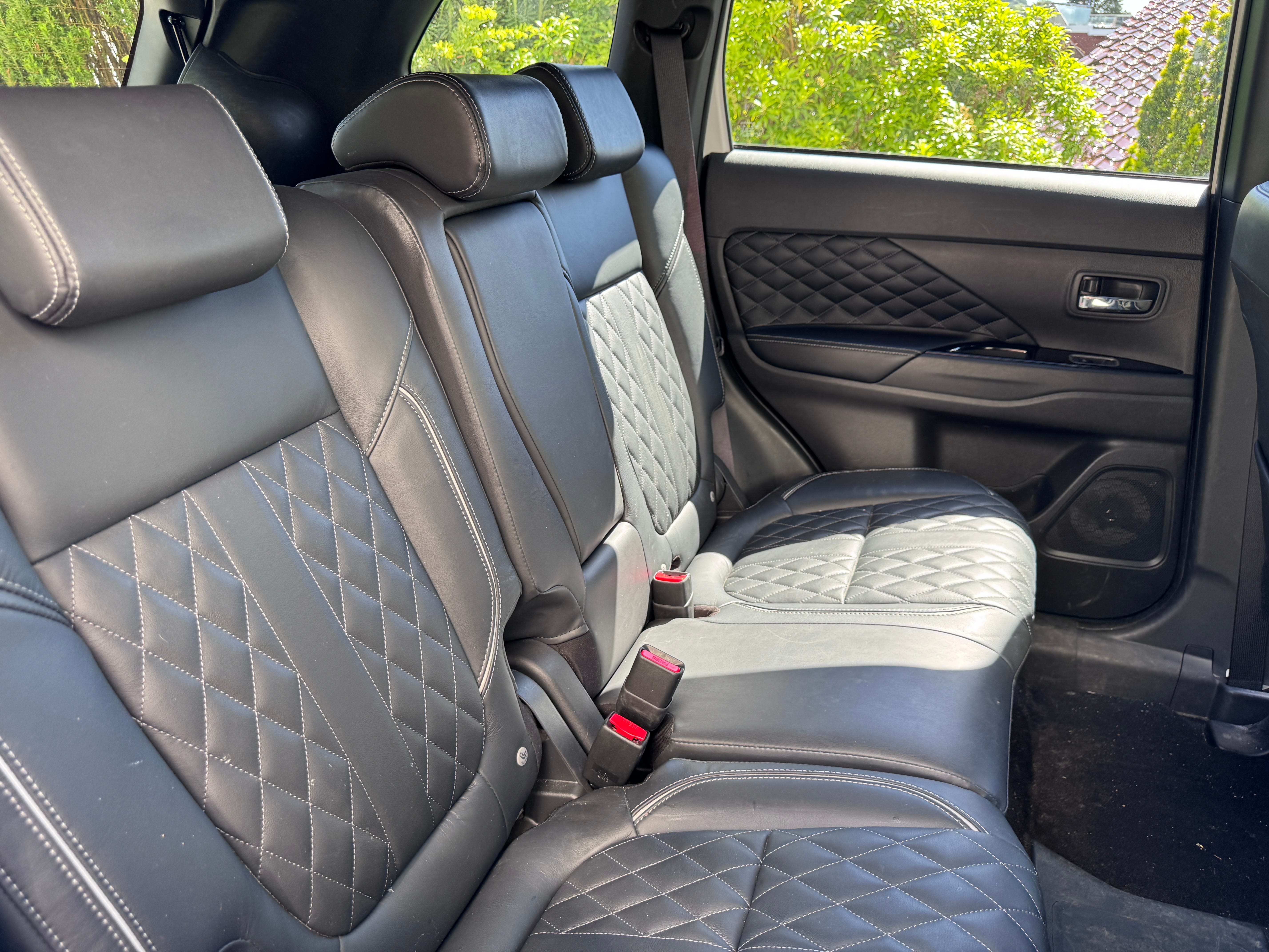 Mitsubishi Outlander Hybrid med Cruisekontroll