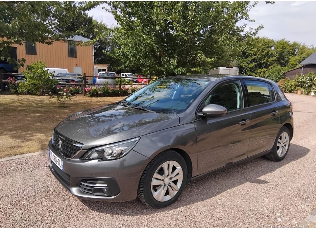 Peugeot 308 avec GPS
