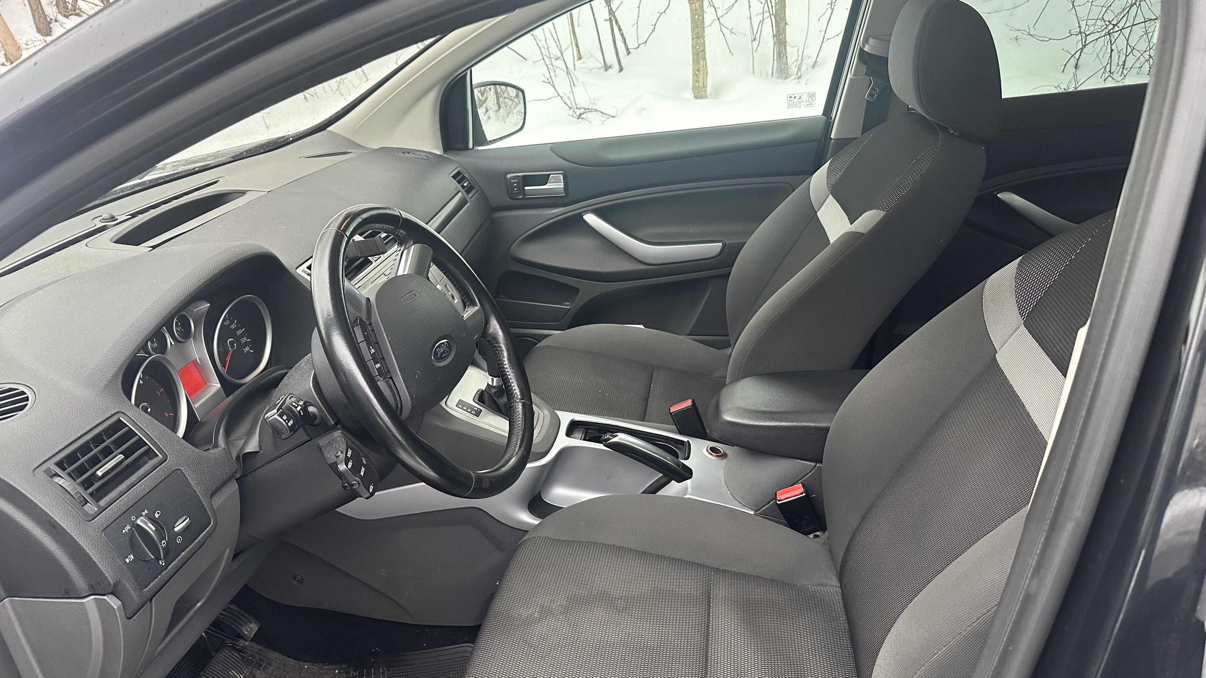 Ford Kuga with Hitch