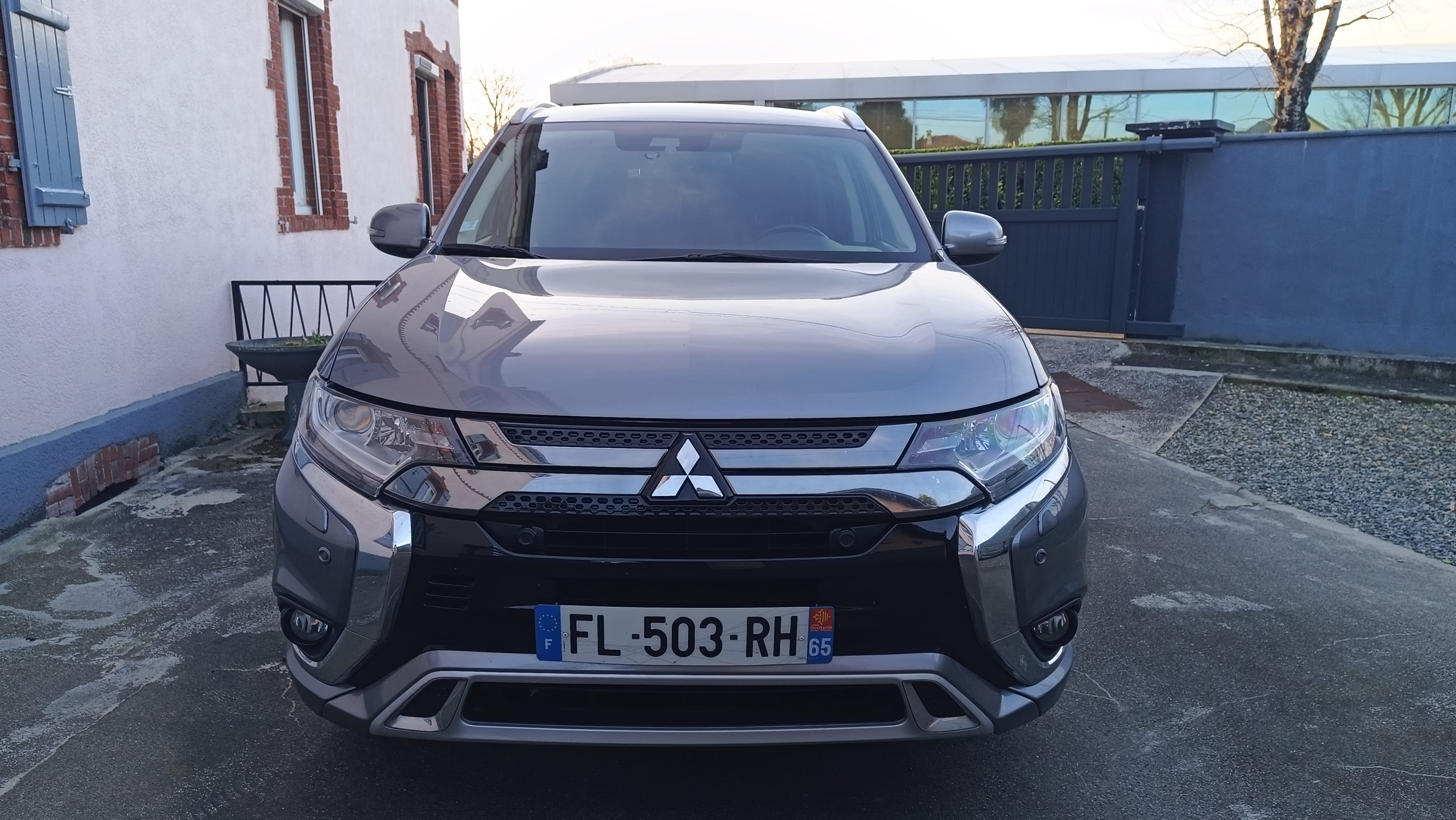 Mitsubishi Outlander 2,4 litres, 2019, Essence 95 / Électrique (hybride), automatique